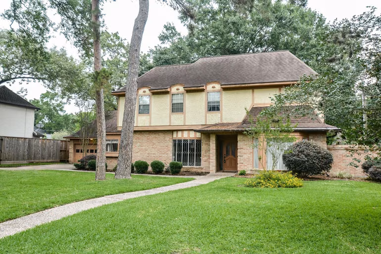 Photo 2 of 16010 Mickleham Drive, Spring, TX