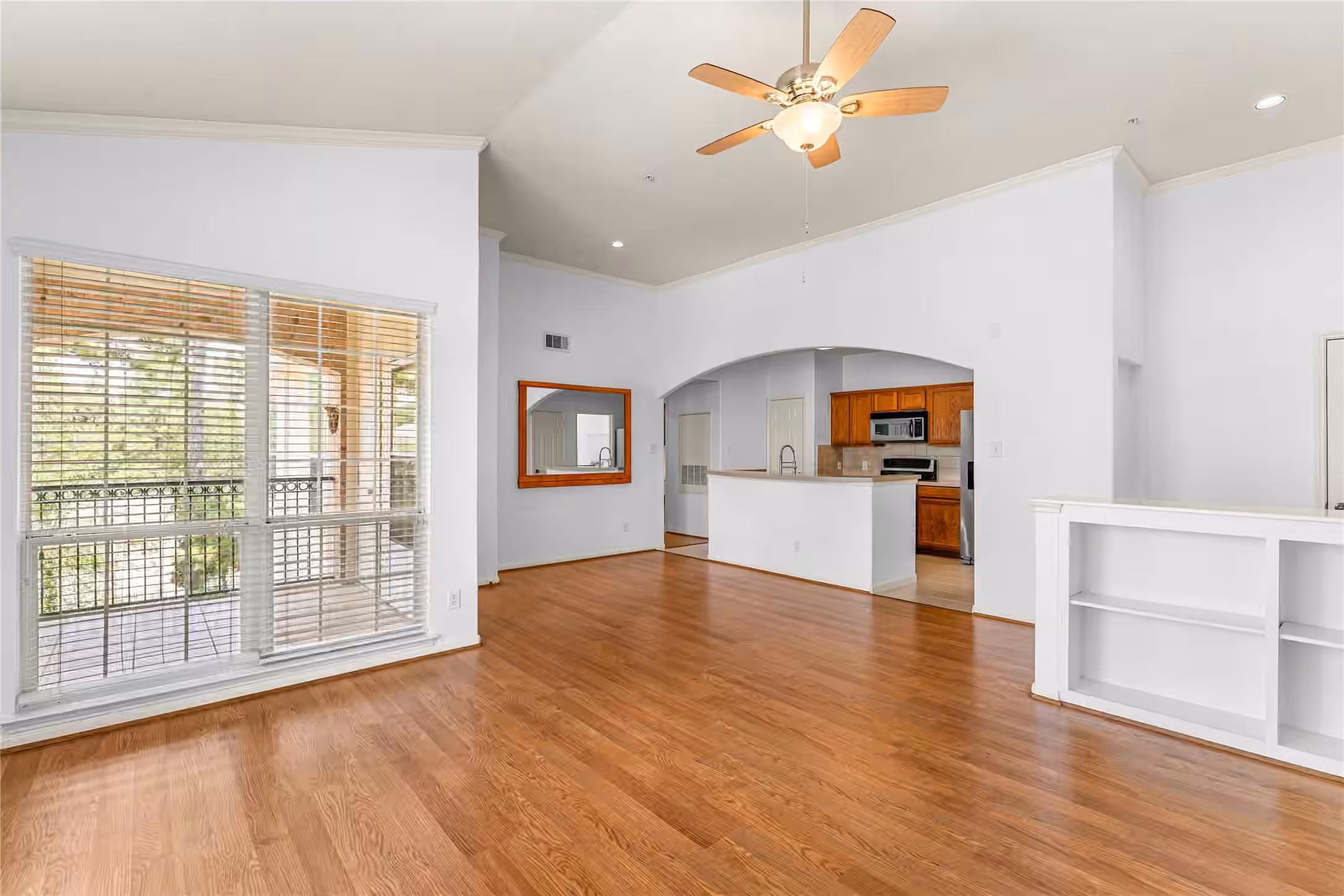 Photo 4 of 6607 Lake Woodlands Drive 431, The Woodlands, TX