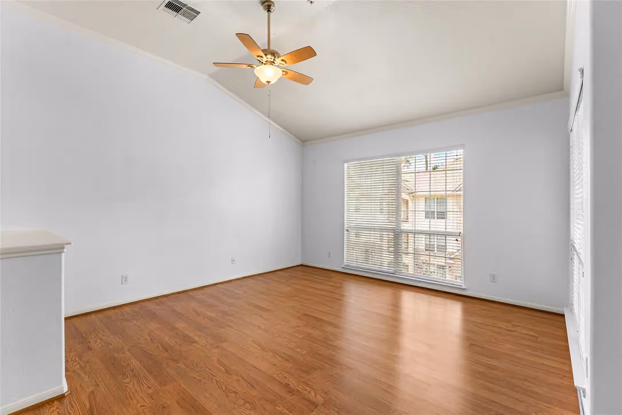 Photo 5 of 6607 Lake Woodlands Drive 431, The Woodlands, TX