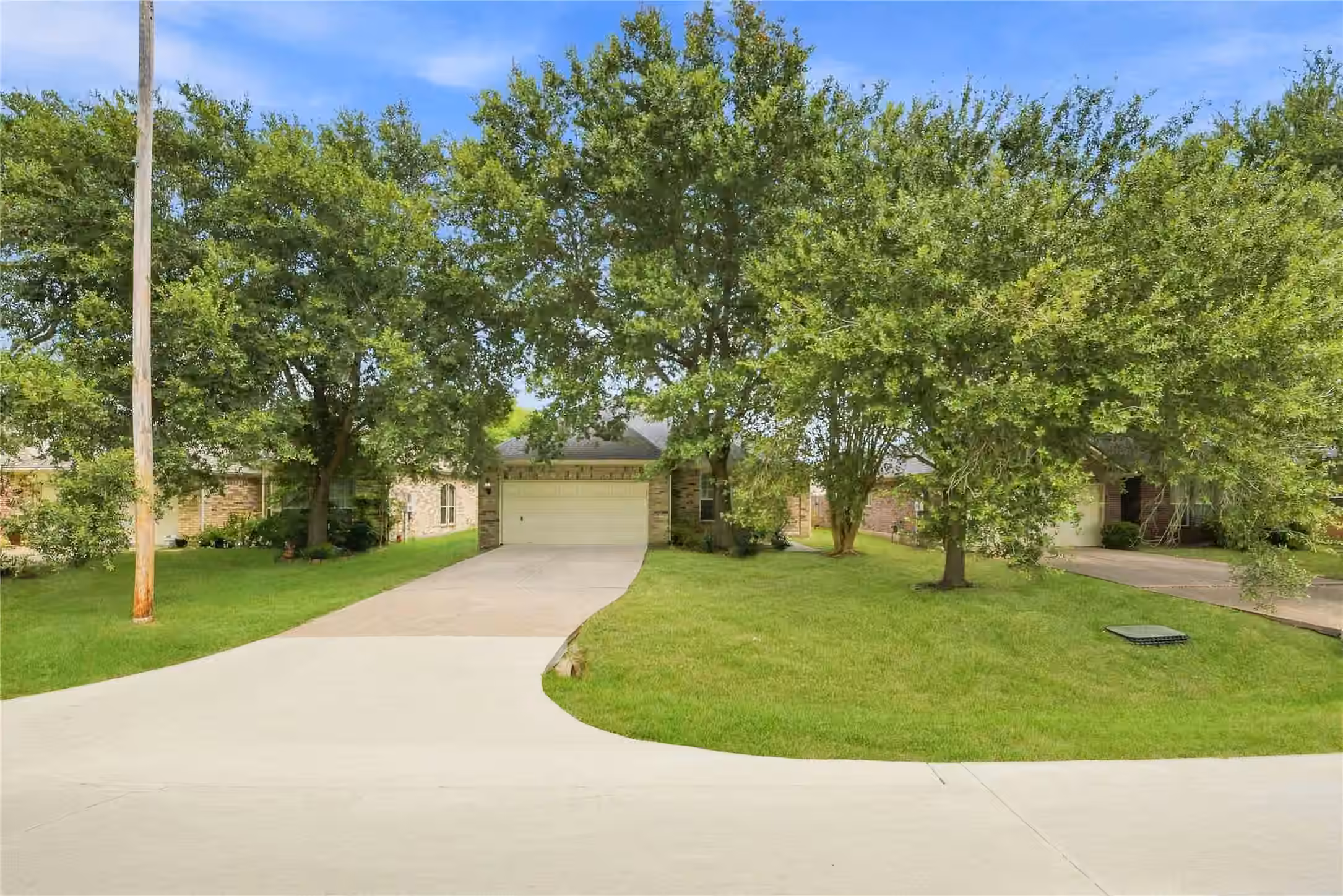 Photo 4 of 3719 Nichols Avenue, Dickinson, TX