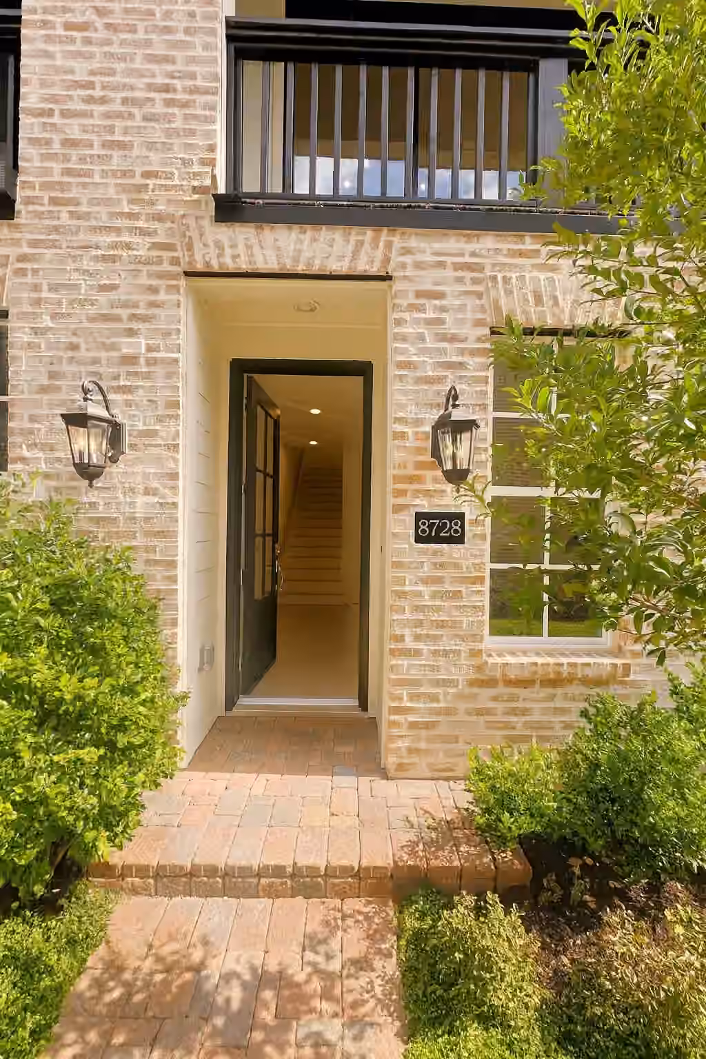 Photo 4 of 8728 Park Kolbe Lane, Houston, TX