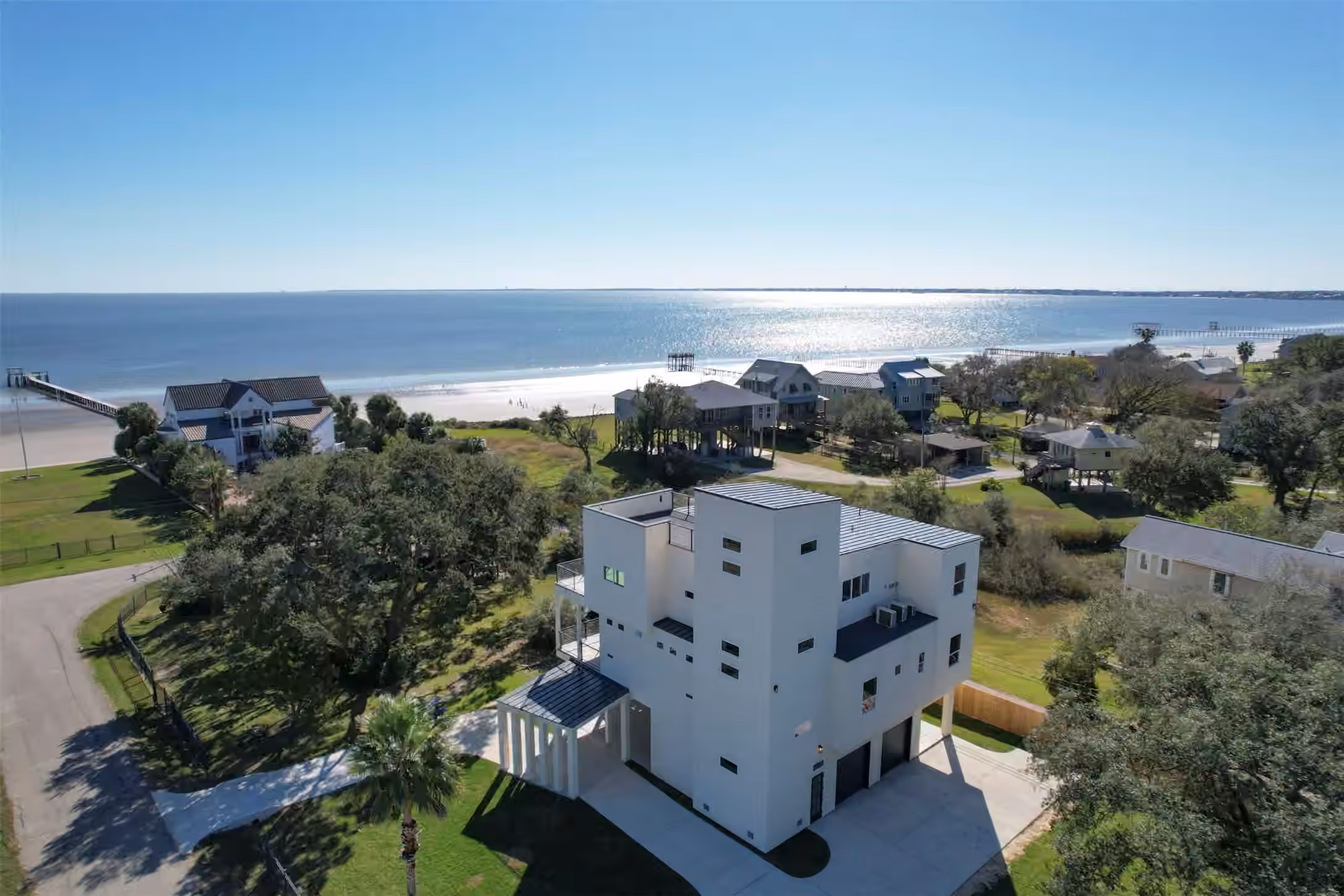 Photo of 637 Bay Vista Drive, Seabrook, TX 77586