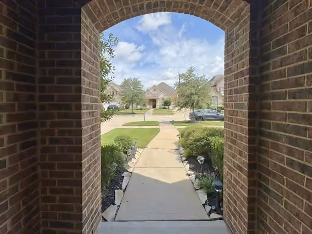 Photo 5 of 2514 Deerwood Heights Lane, Manvel, TX