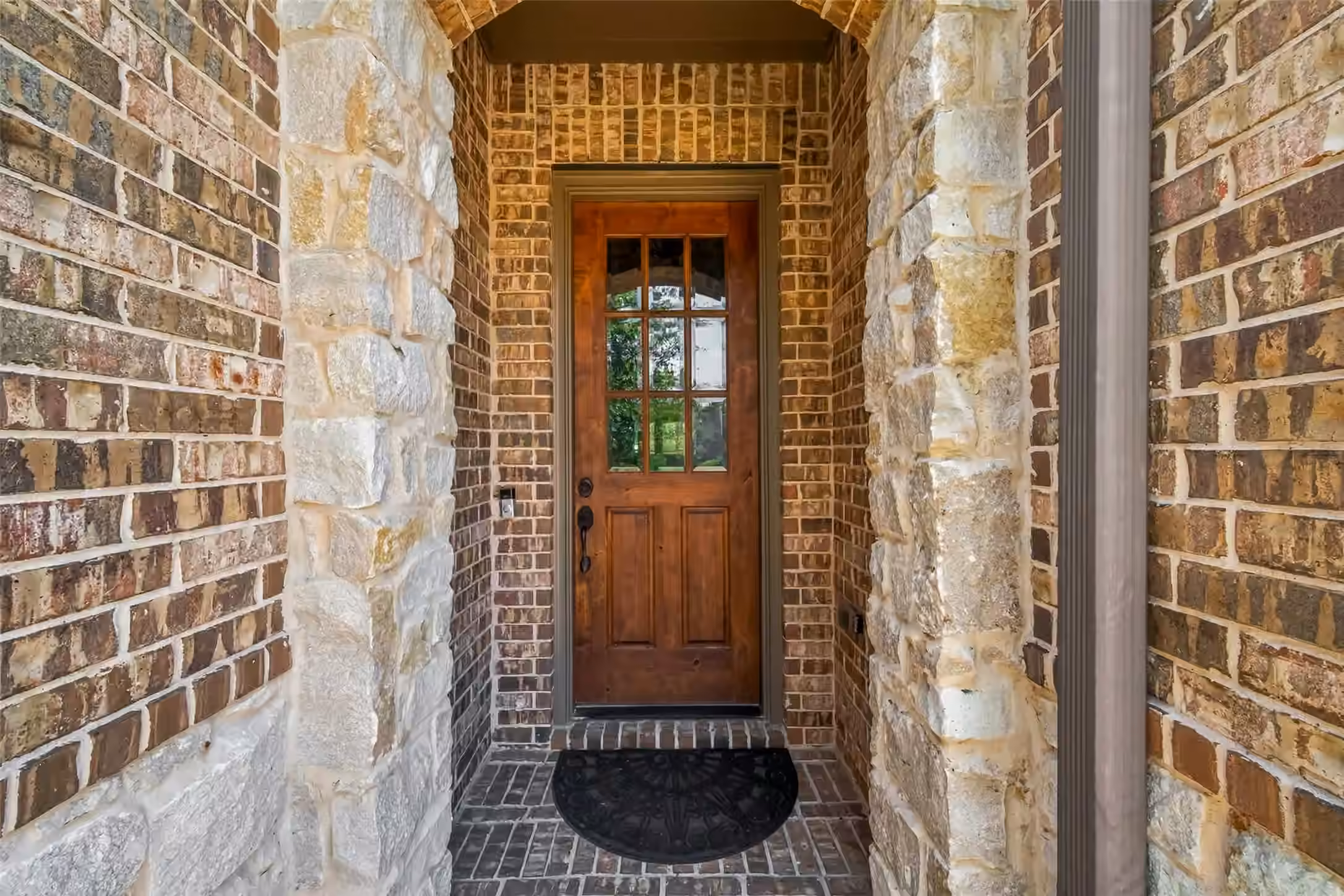Photo 3 of 2029 Arrowood Glen Drive, Houston, TX