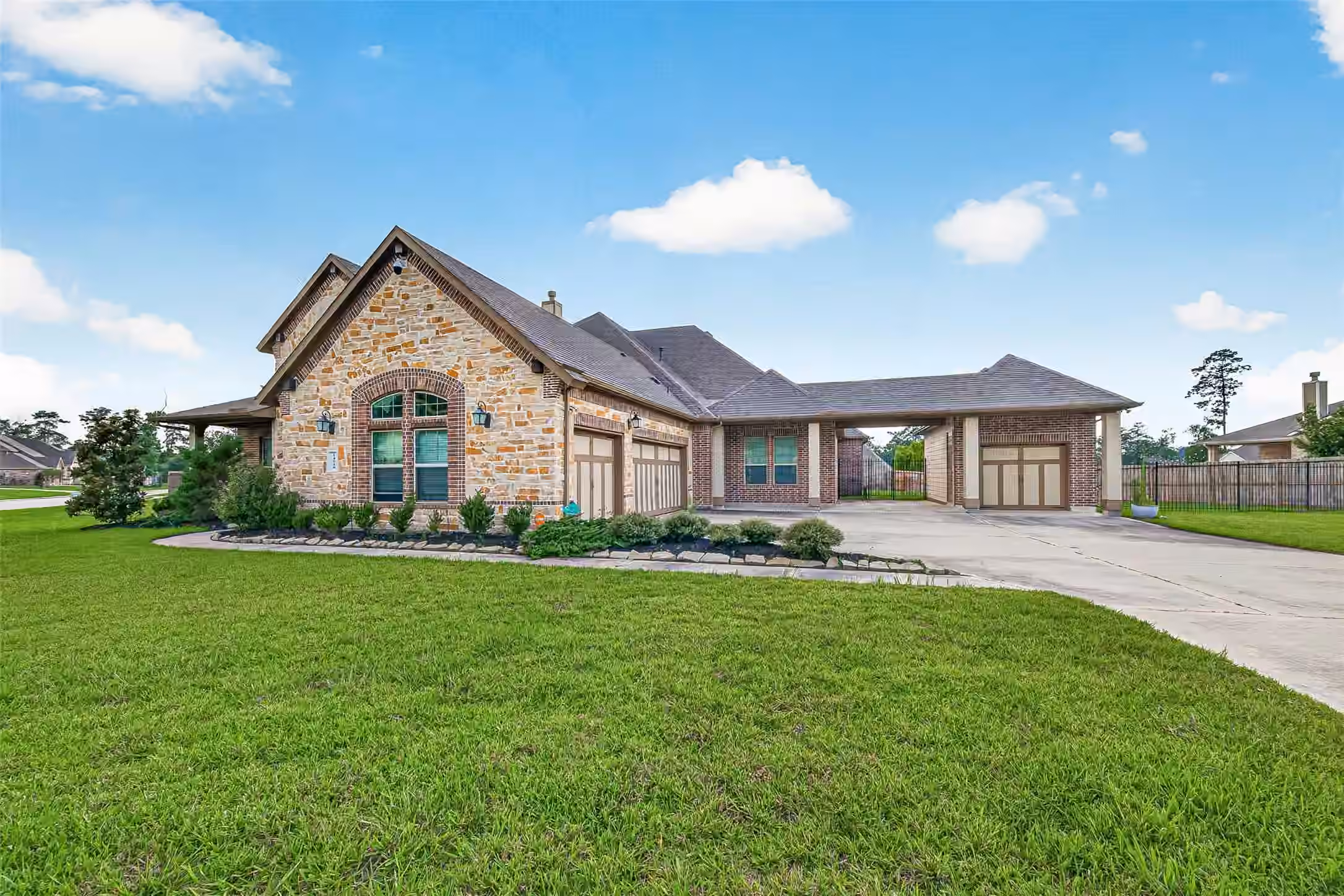 Photo 4 of 14010 S Evergreen Ridge Court, Conroe, TX