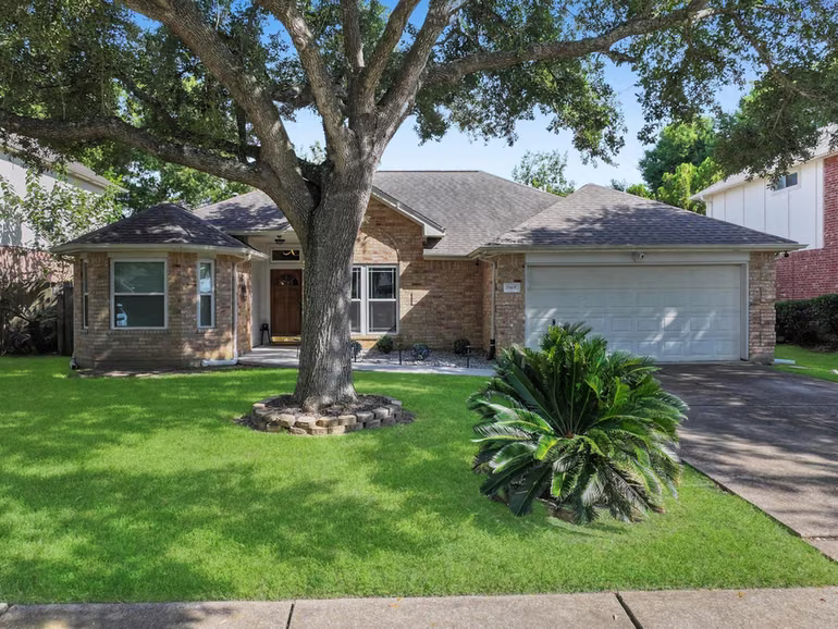 Photo of 11401 30th Avenue N, Texas City, TX 77591