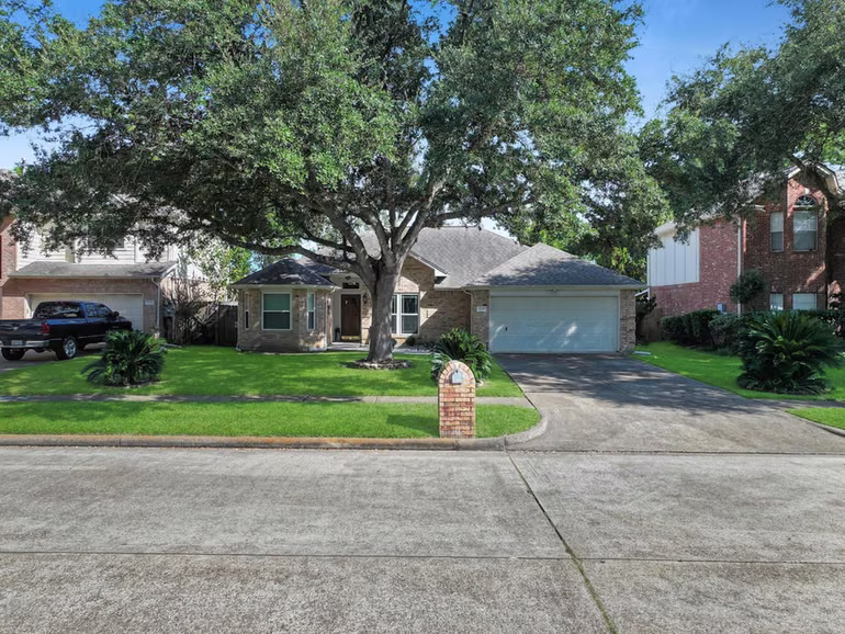 Photo 3 of 11401 30th Avenue N, Texas City, TX