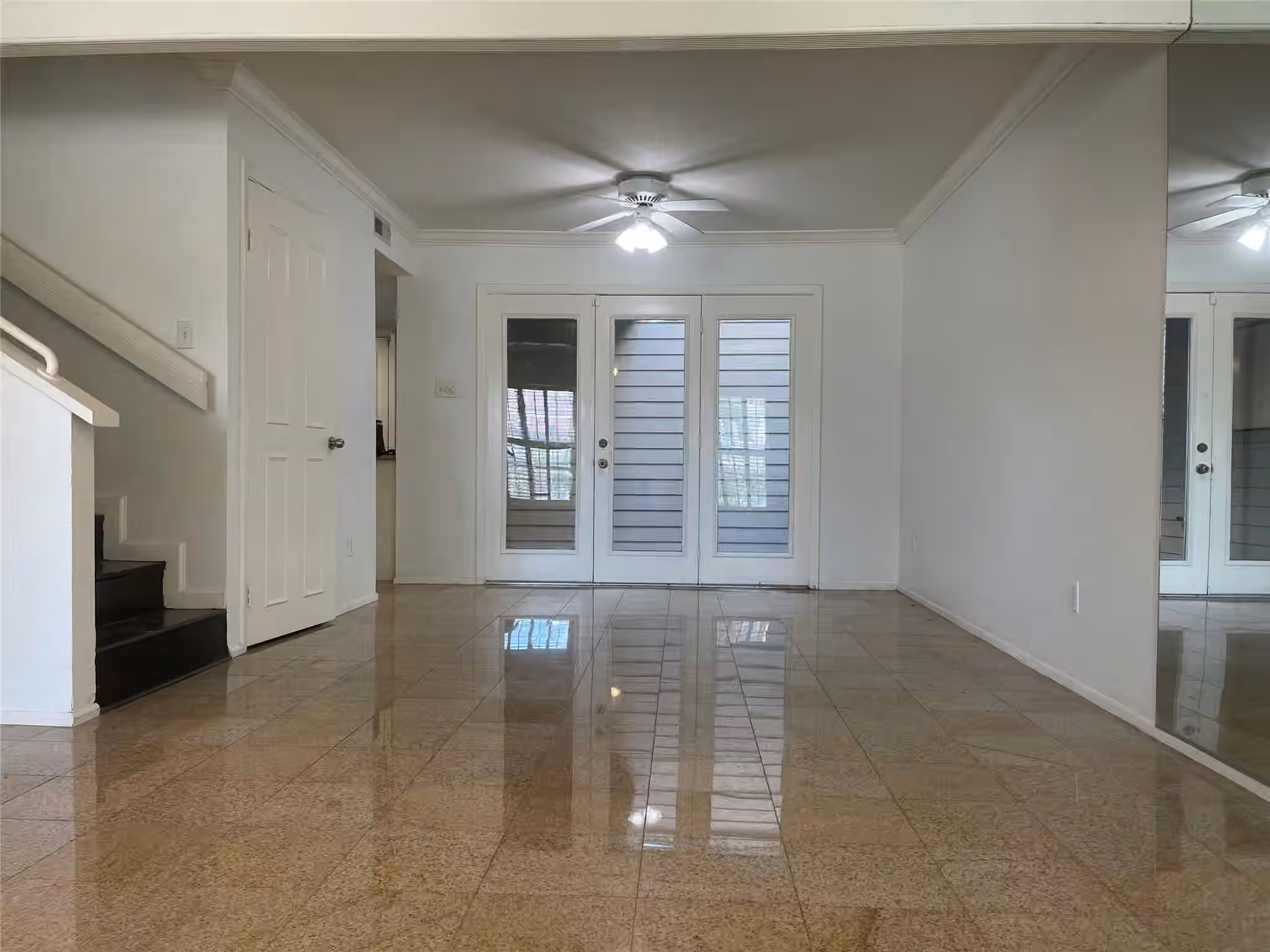 Photo 5 of 1908 Augusta Drive 4, Houston, TX
