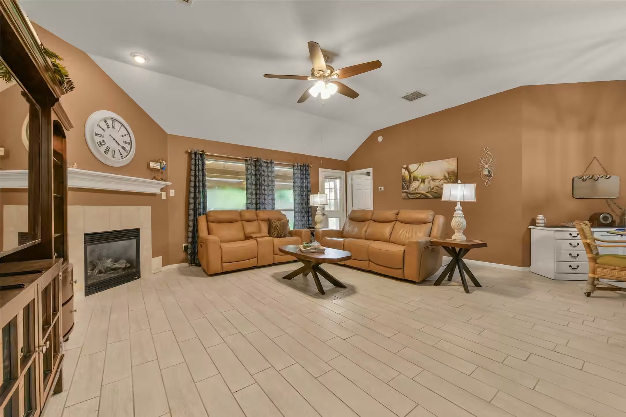Photo 7 of 203 Green Isle Avenue, Dickinson, TX