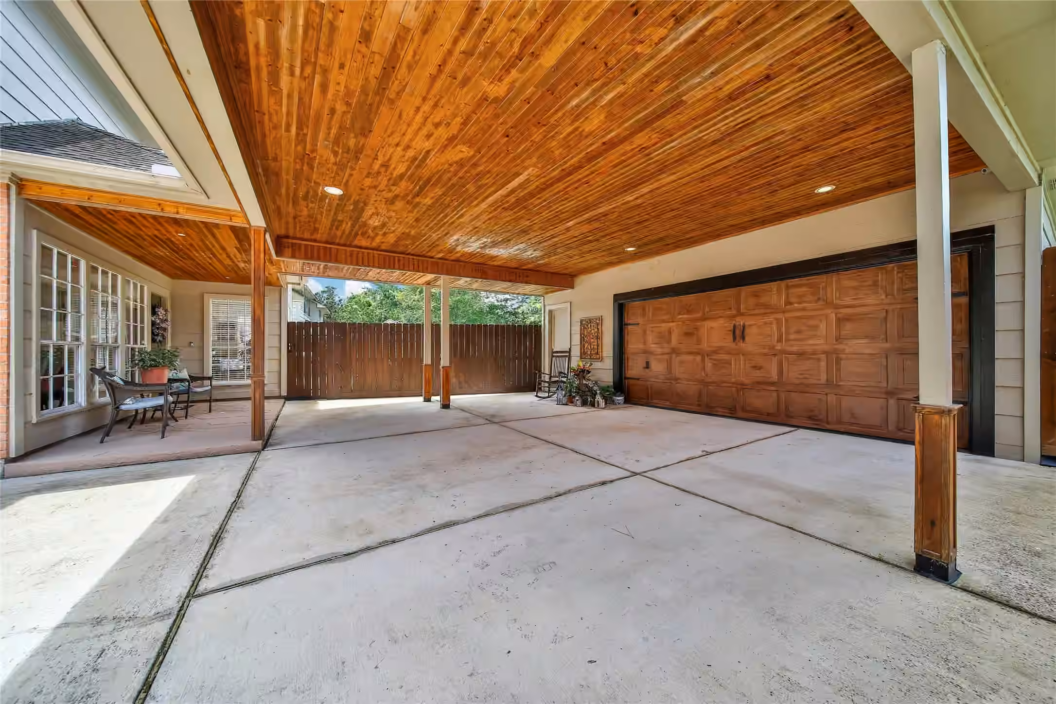 Photo 3 of 1702 Seven Maples Drive, Kingwood, TX