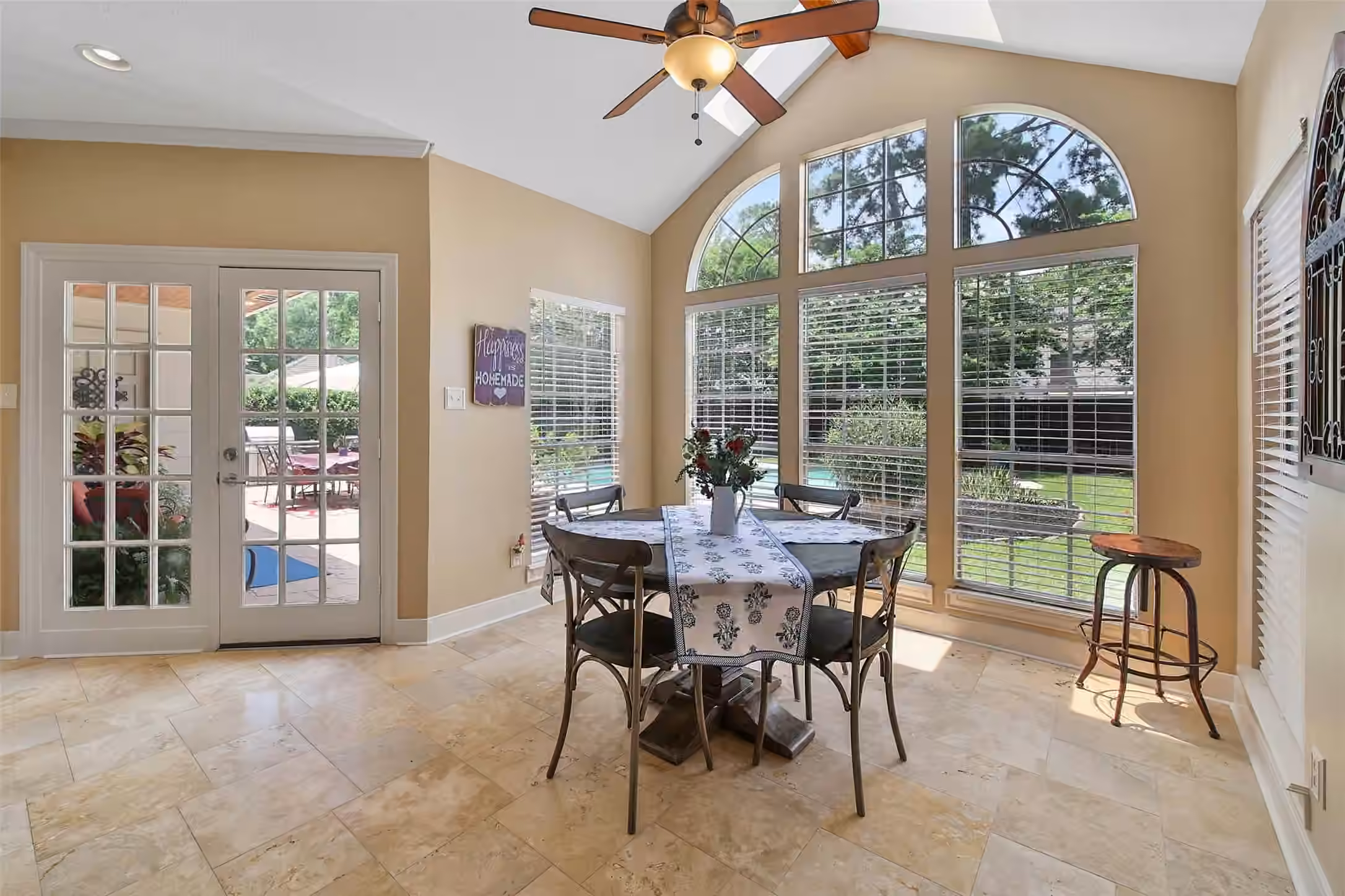 Photo 4 of 1702 Seven Maples Drive, Kingwood, TX