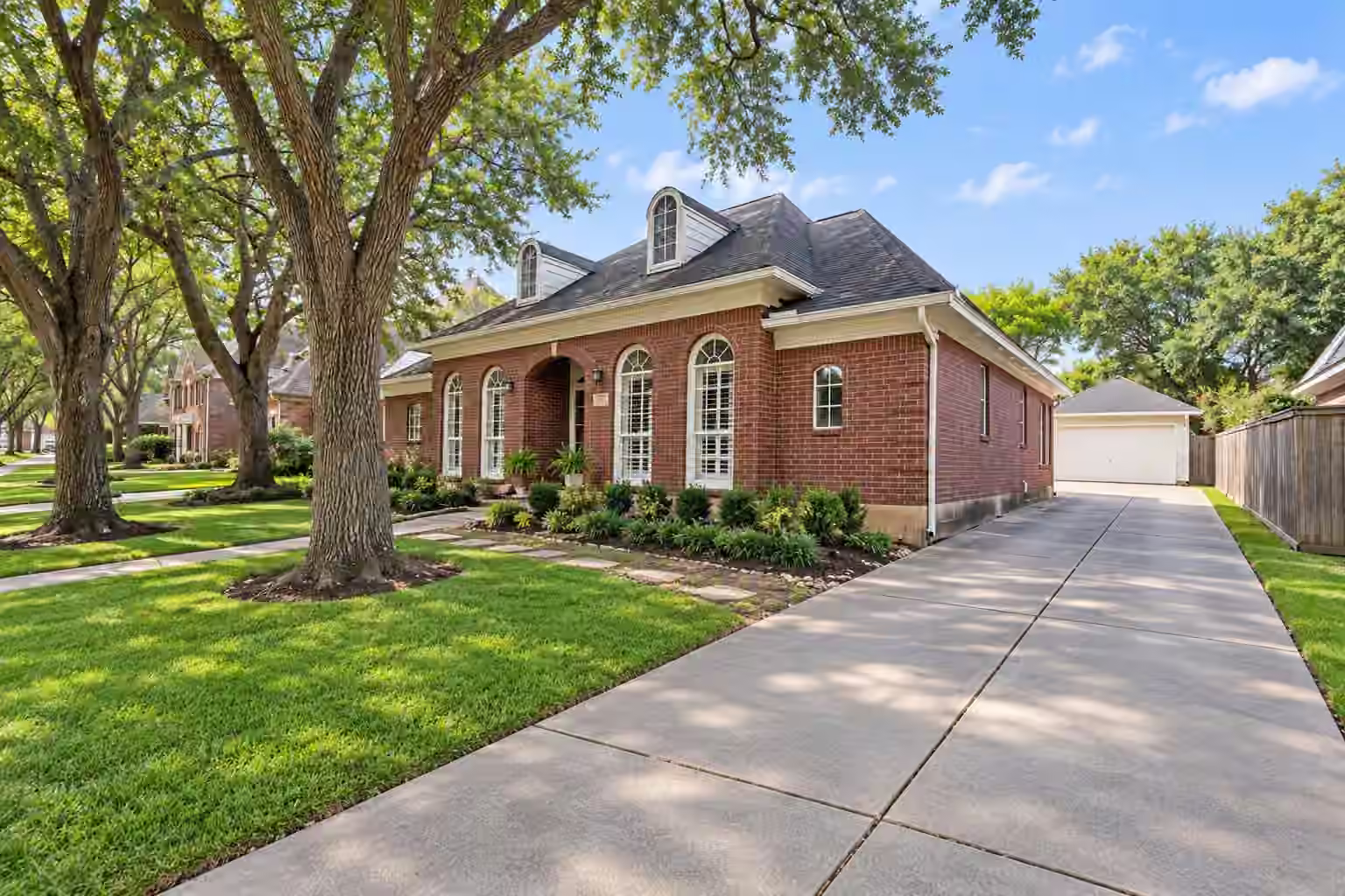Photo 5 of 1515 Moon Shadow Court, Sugar Land, TX