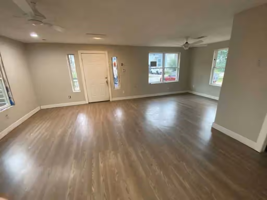 Photo 3 of 820 E 38th Street, Houston, TX