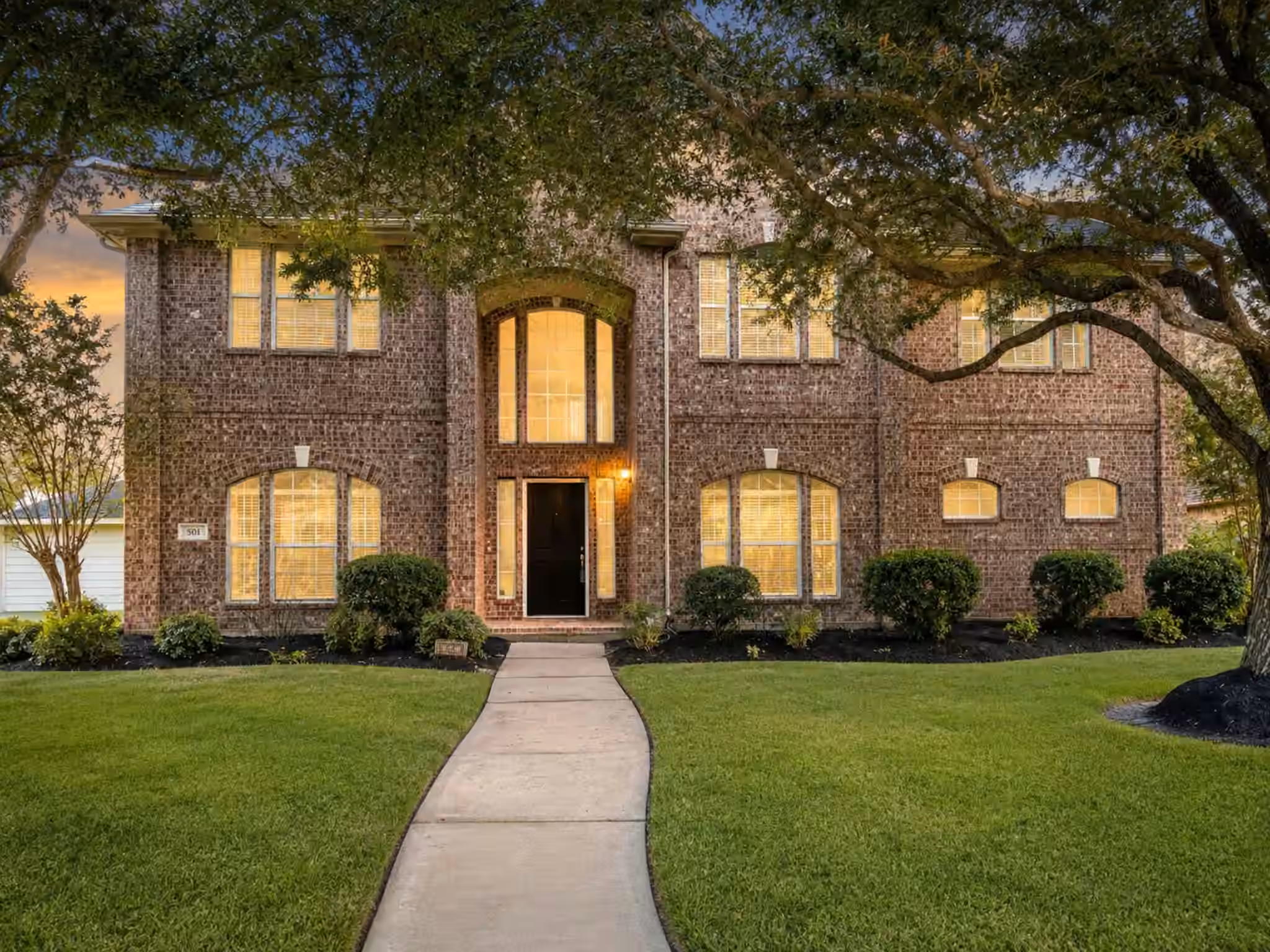 Photo of 501 Falcon Lake Drive, Friendswood, TX 77546
