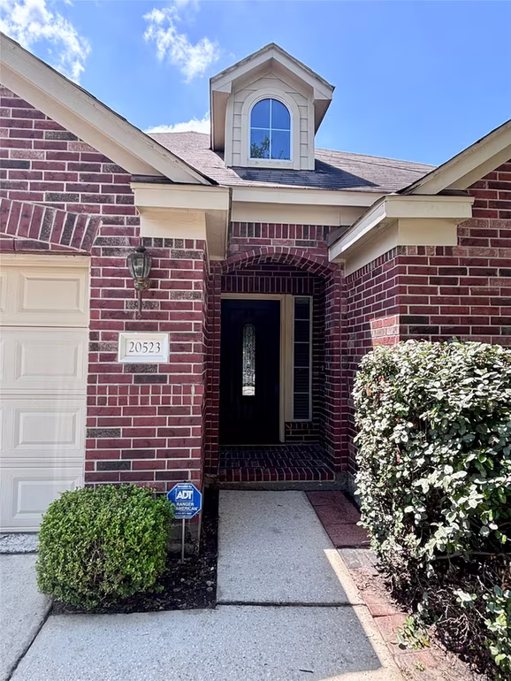 Photo 2 of 20523 Jasmine Leaf Trail, Humble, TX