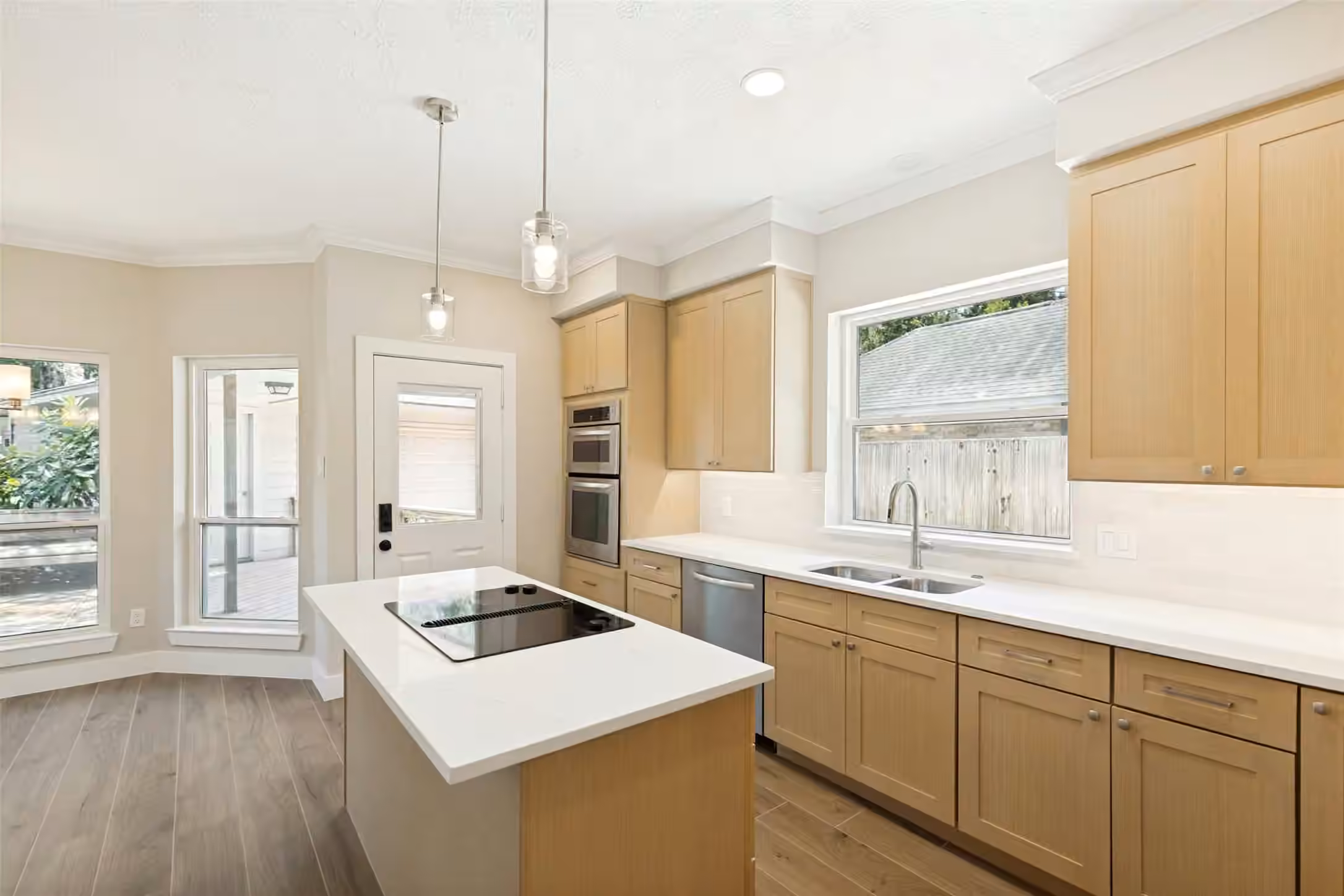 Photo 4 of 3418 Woodland View Drive, Kingwood, TX
