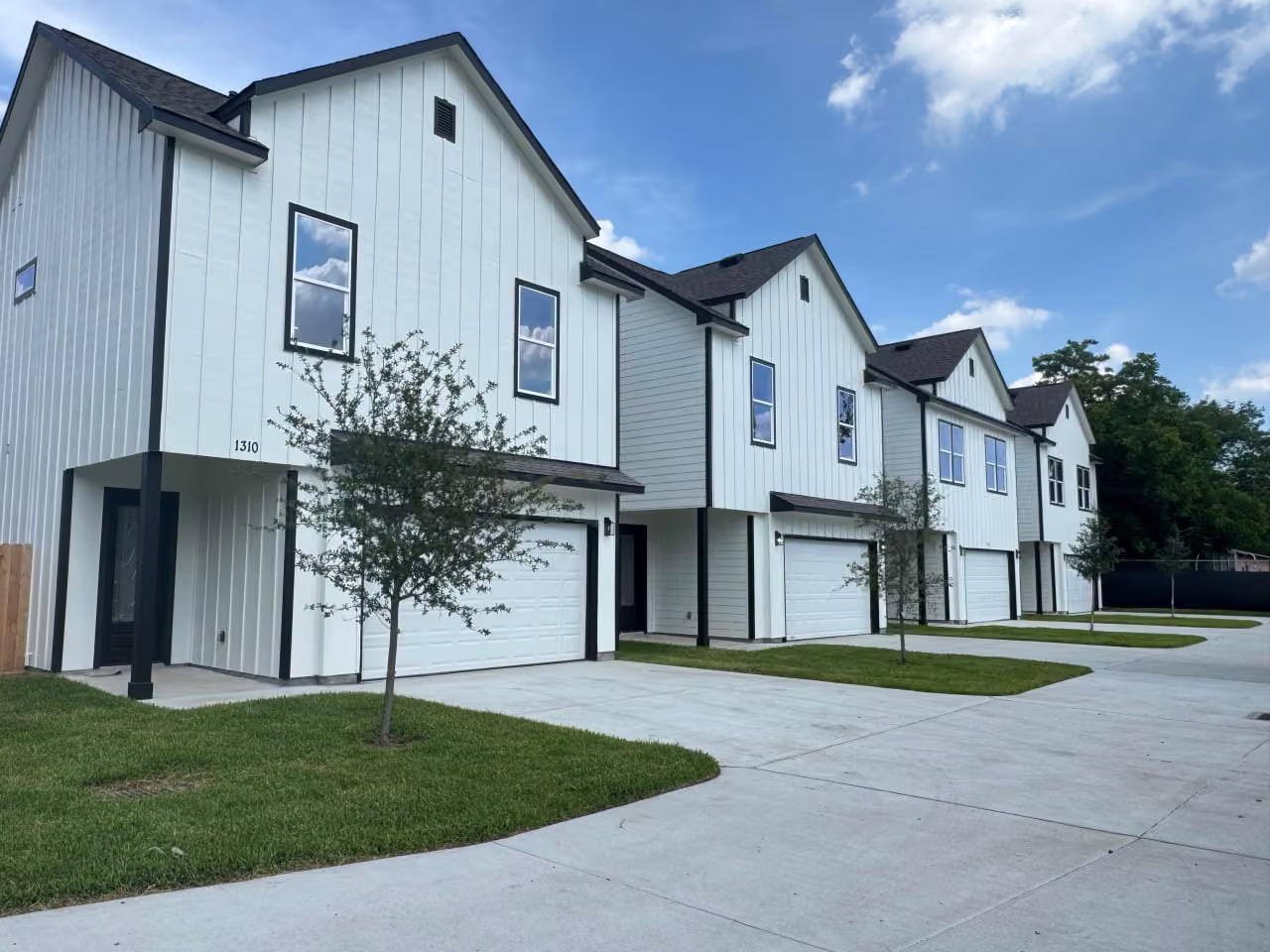 Photo 2 of 1308 Duff Lane, Houston, TX