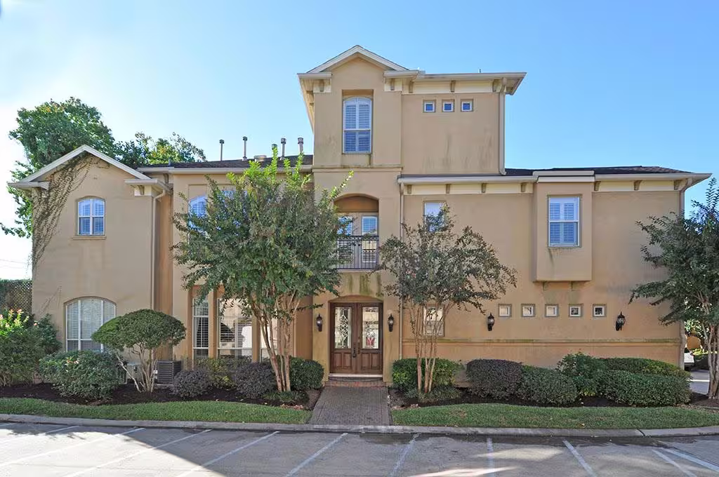Photo of 6215 Sutherland Square, Houston, TX