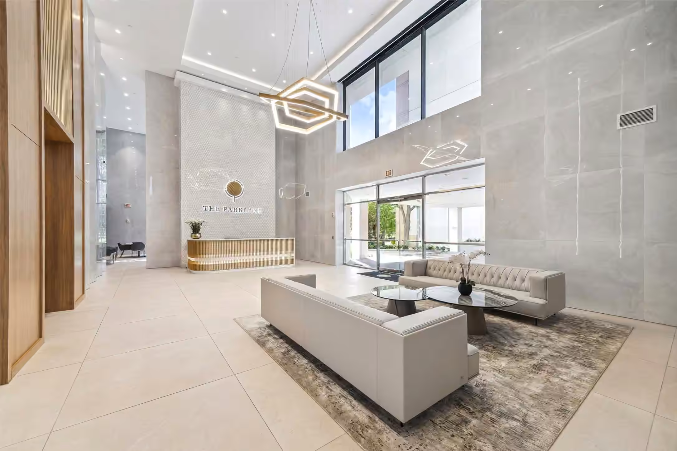 Photo 2 of 1701 Hermann Drive 22CE, Houston, TX