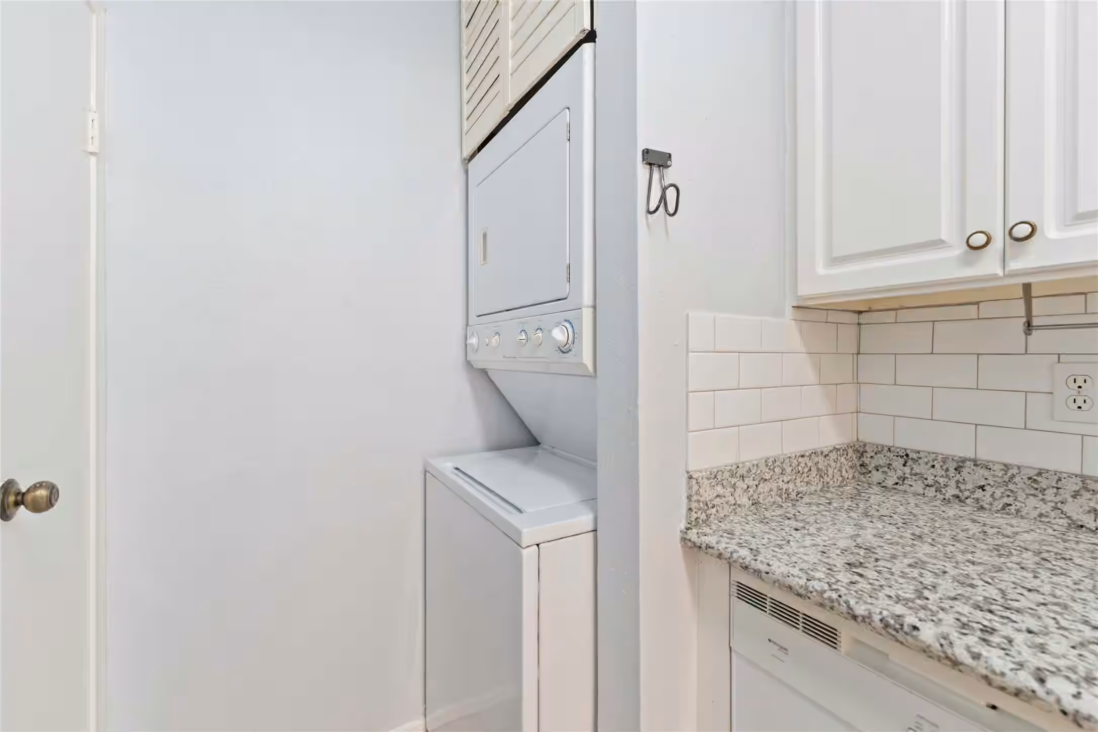 Photo 7 of 9707 Richmond Avenue 49, Houston, TX