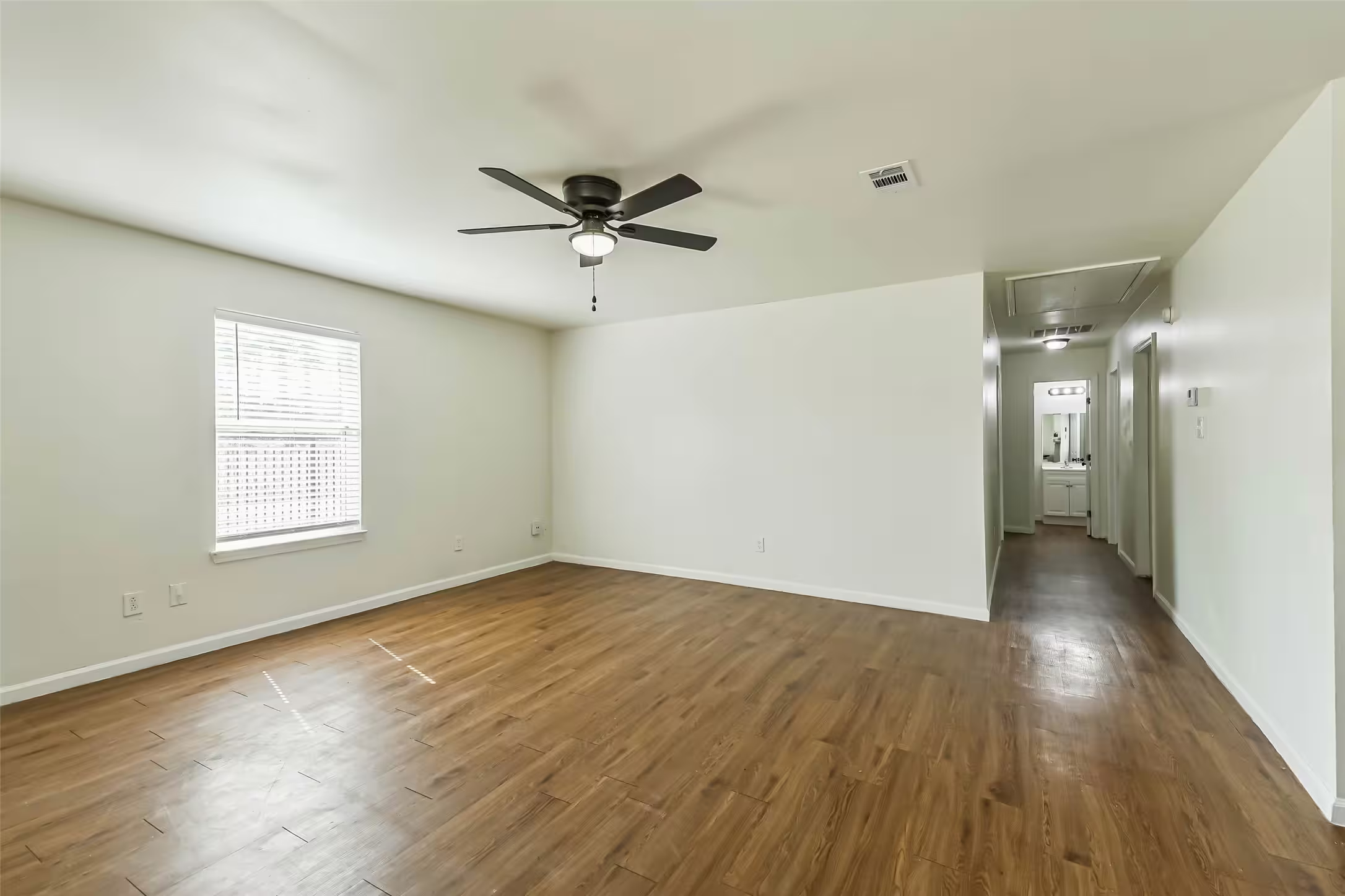Photo 6 of 1010 Jeff Street, Houston, TX