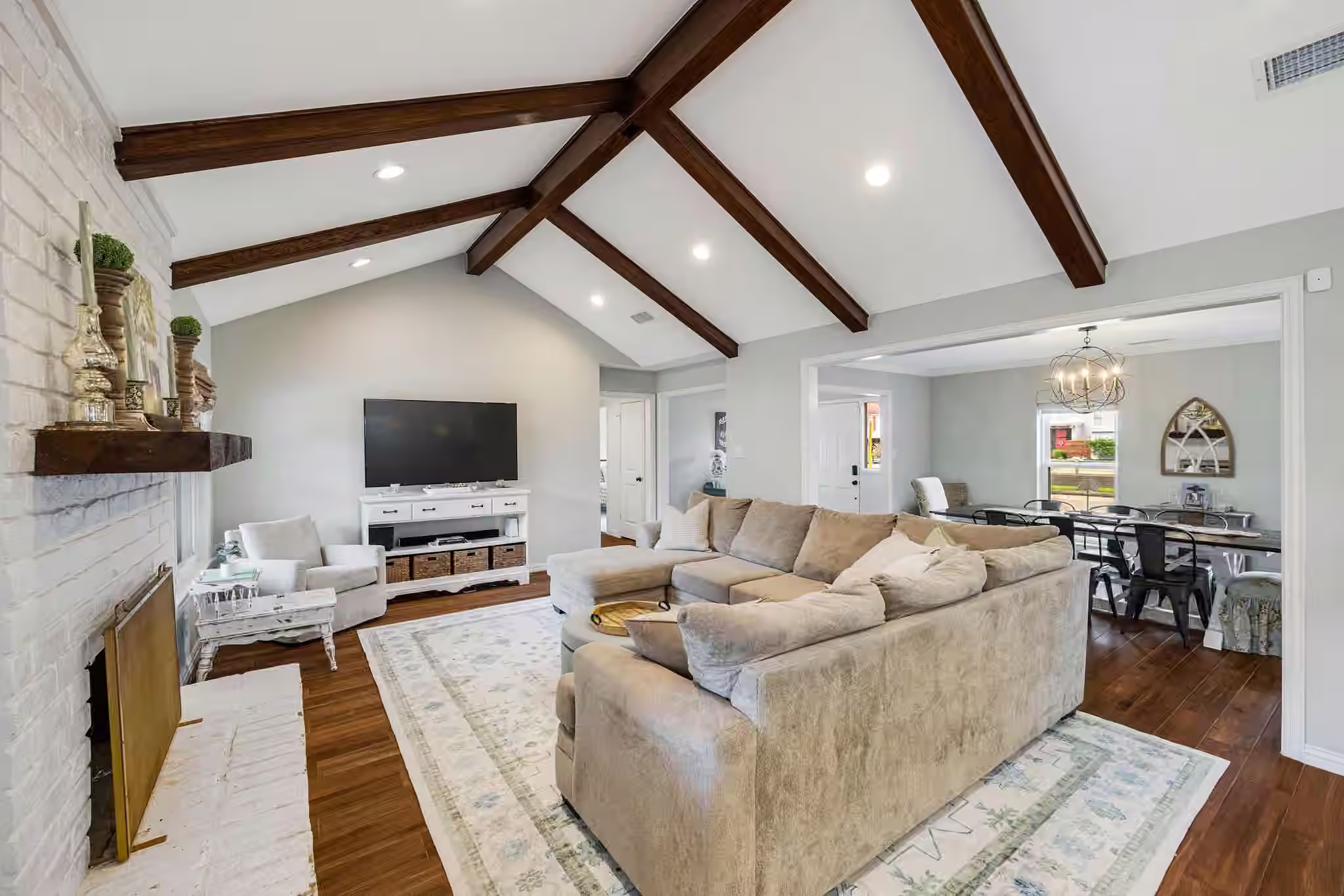 Photo 3 of 1922 Shadowdale Drive, Houston, TX