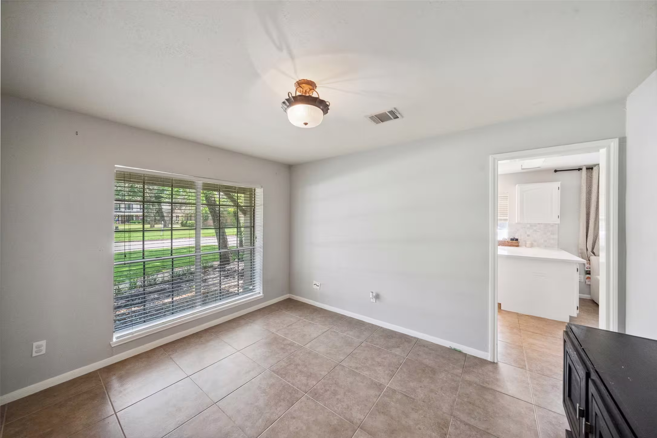 Photo 6 of 20407 Weald Way Street, Spring, TX