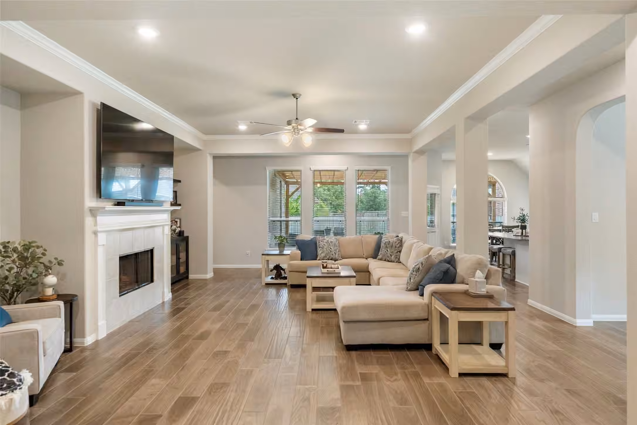 Photo 7 of 11526 Walden Road, Montgomery, TX