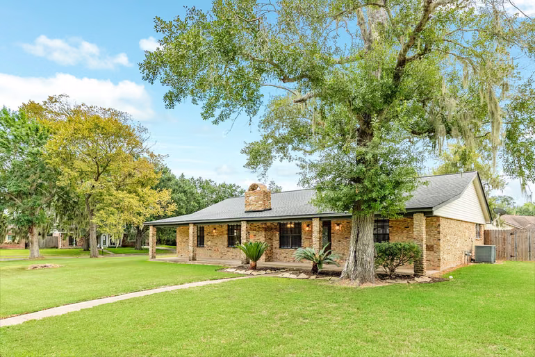 Photo 7 of 436 Huckleberry Drive, Lake Jackson, TX