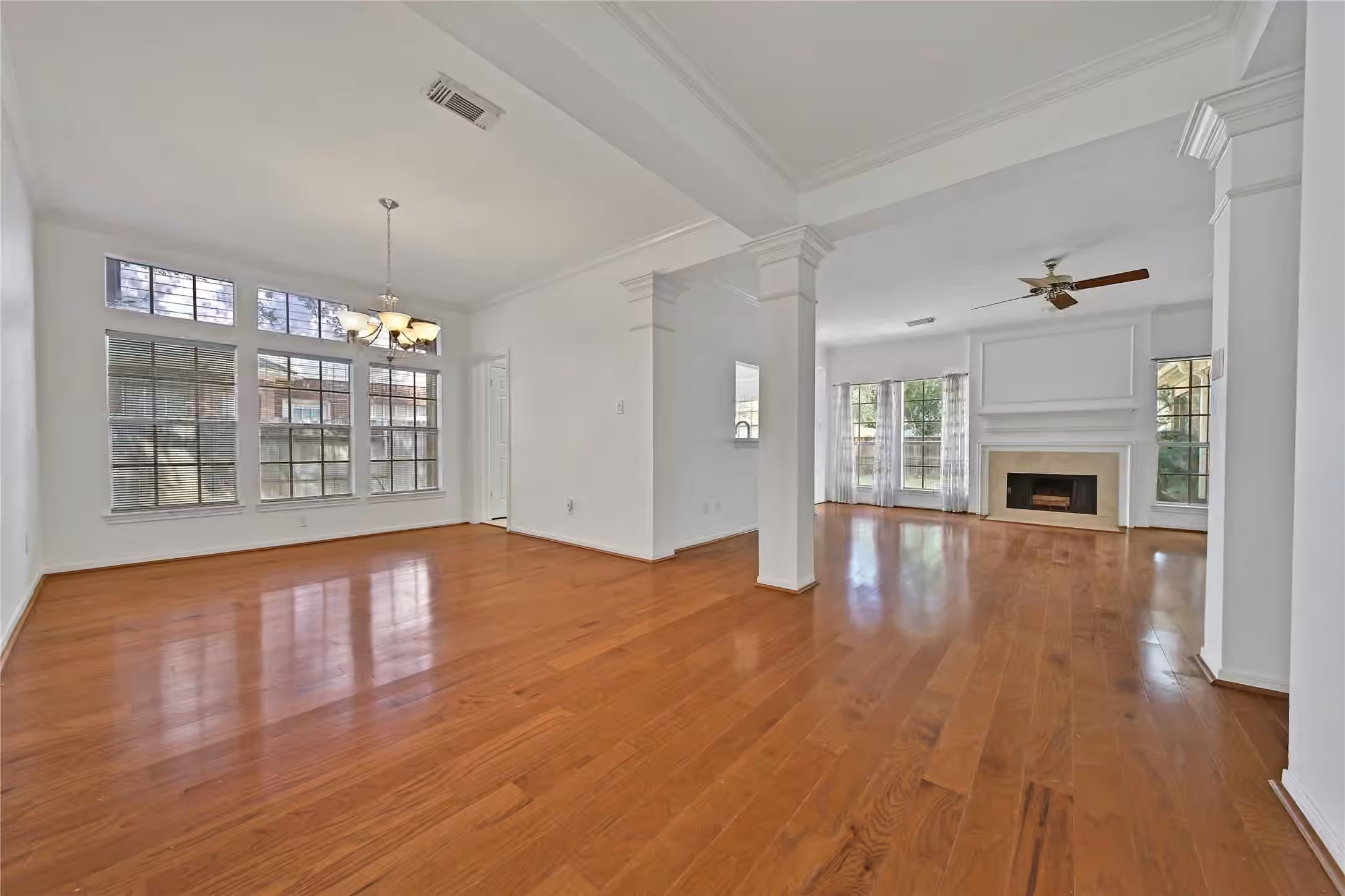 Photo 7 of 16014 Brittany Knoll Drive, Houston, TX