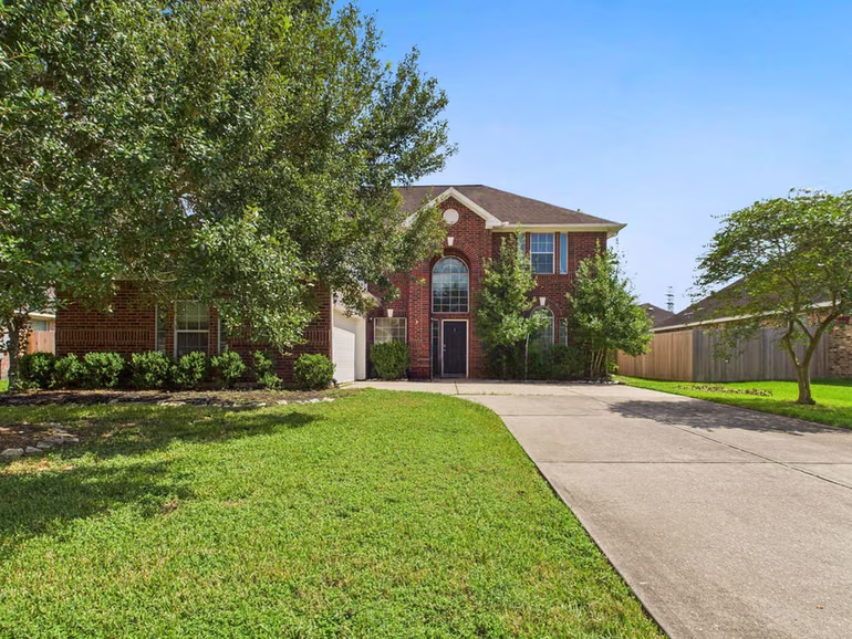 Photo of 1484 Allison Street, Alvin, TX 77511