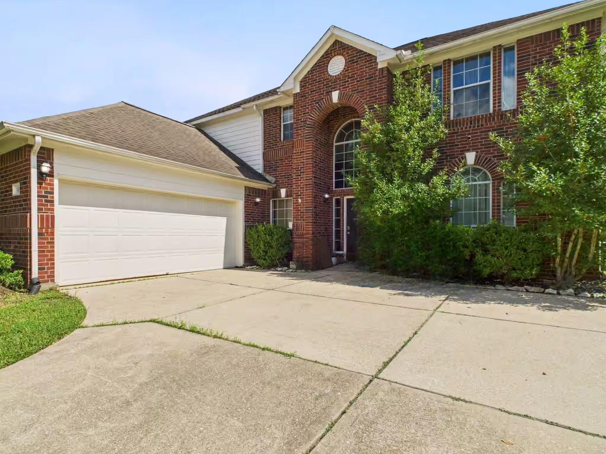 Photo 2 of 1484 Allison Street, Alvin, TX