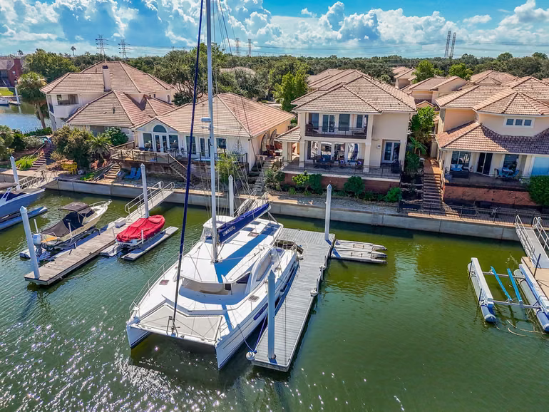 Photo of 313 Harborside Circle, Kemah, TX