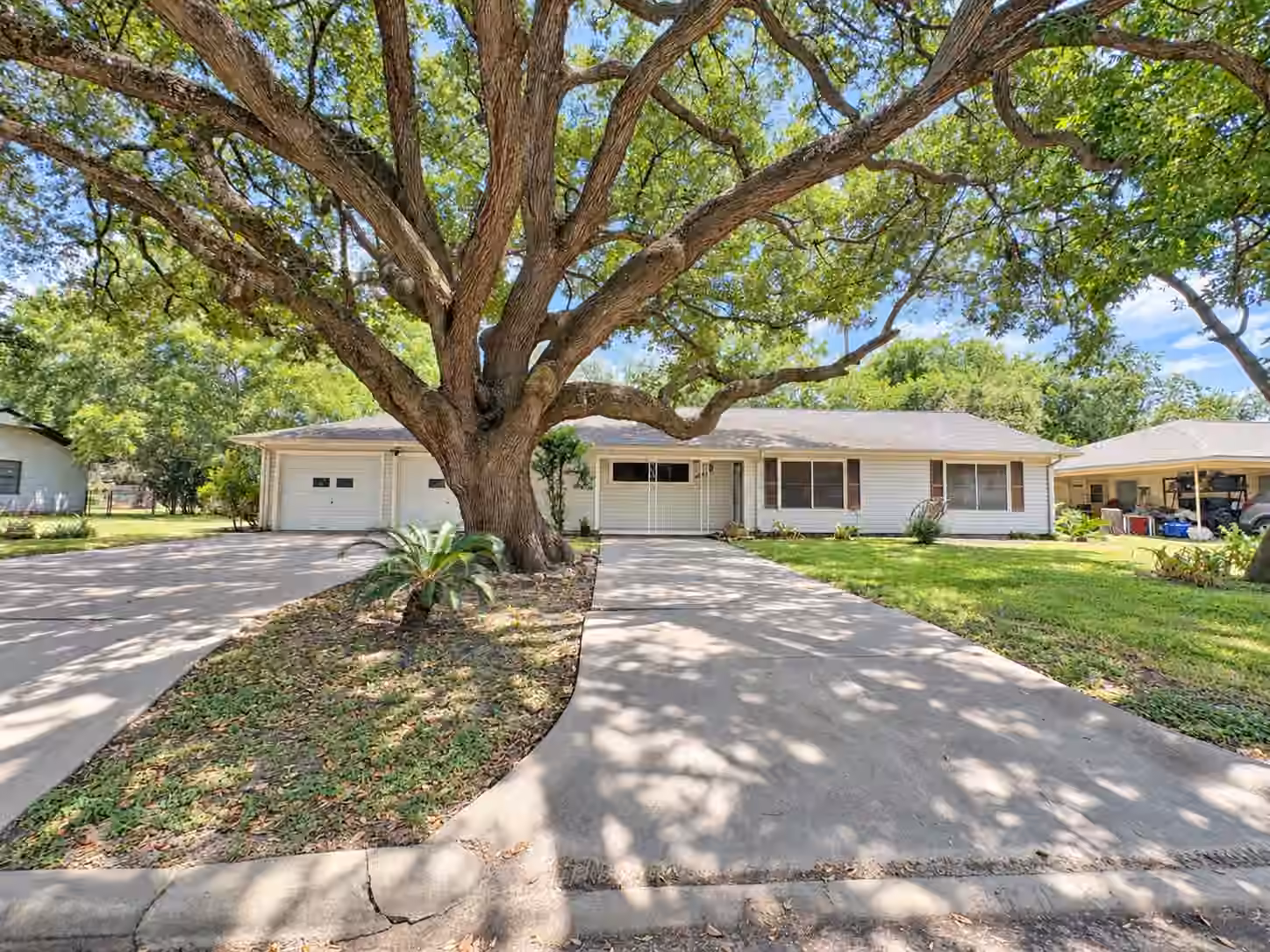 Photo 2 of 3413 Cherry Lane, Bay City, TX