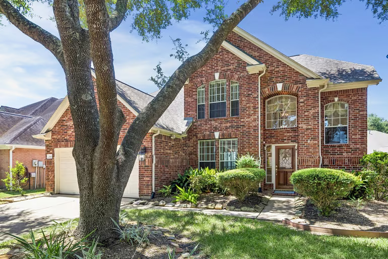 Photo 3 of 2843 Five Oaks Drive, Missouri City, TX