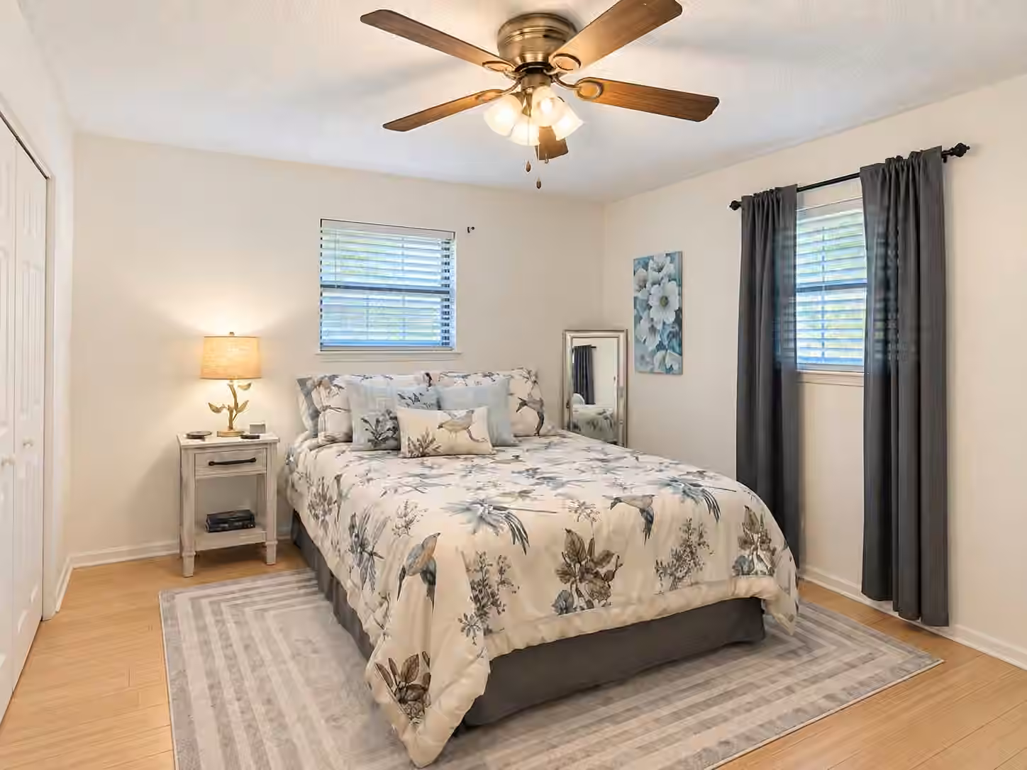 Photo 5 of 118 W Mahan Street, Richwood, TX