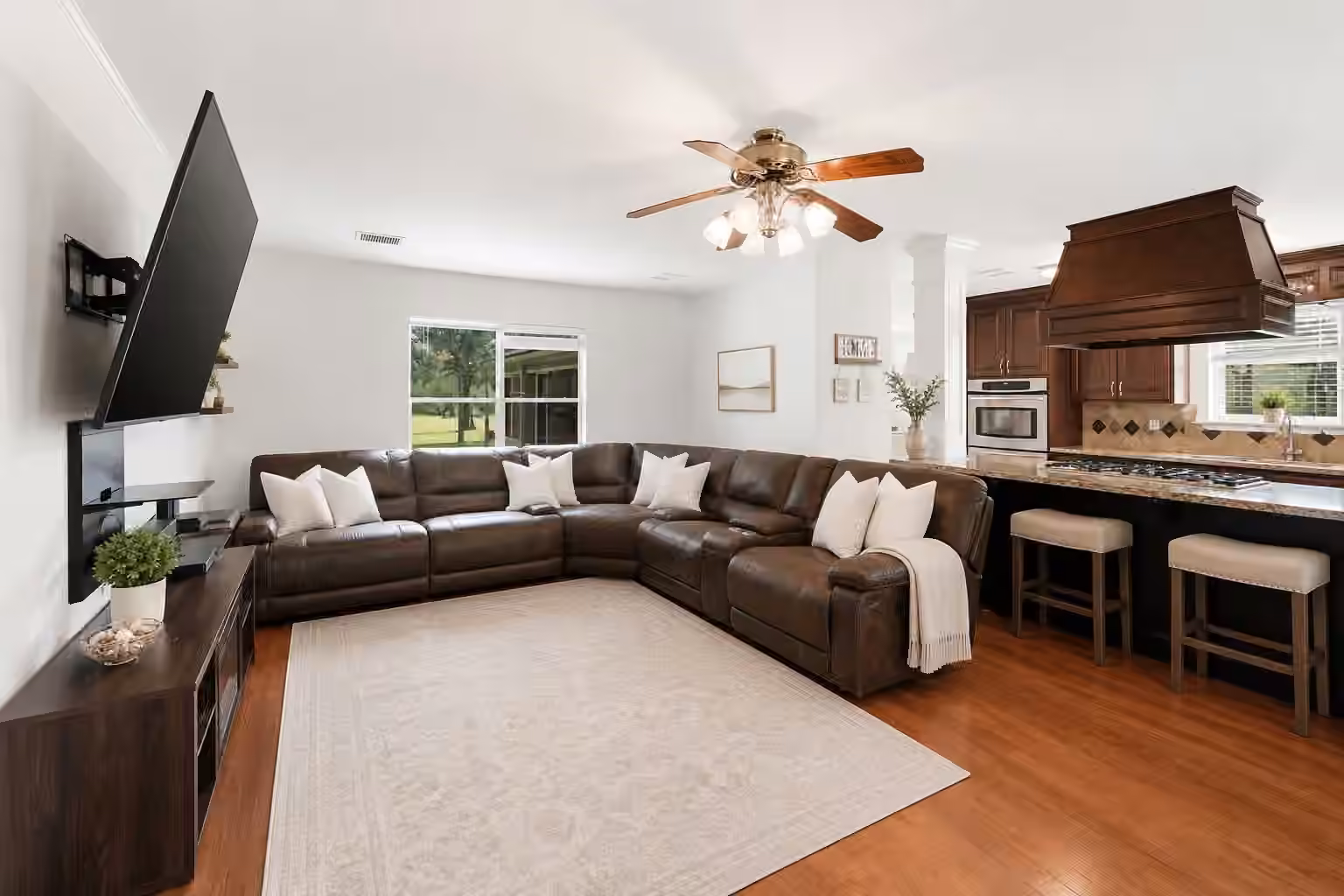 Photo 7 of 5040 County Road 31, Angleton, TX