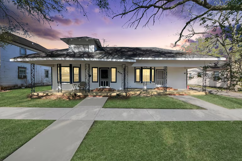 Photo of 820 6th Street, Rosenberg, TX 77471
