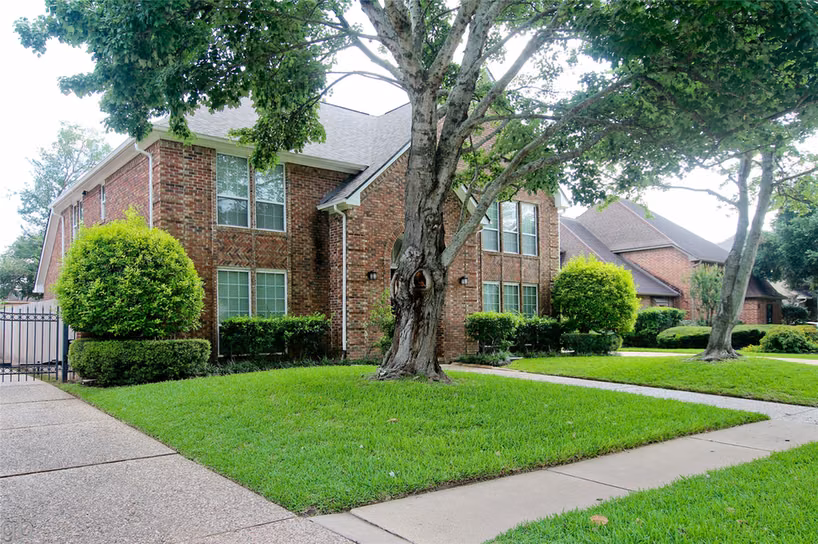 Photo 2 of 2918 Deer Creek Drive, Sugar Land, TX