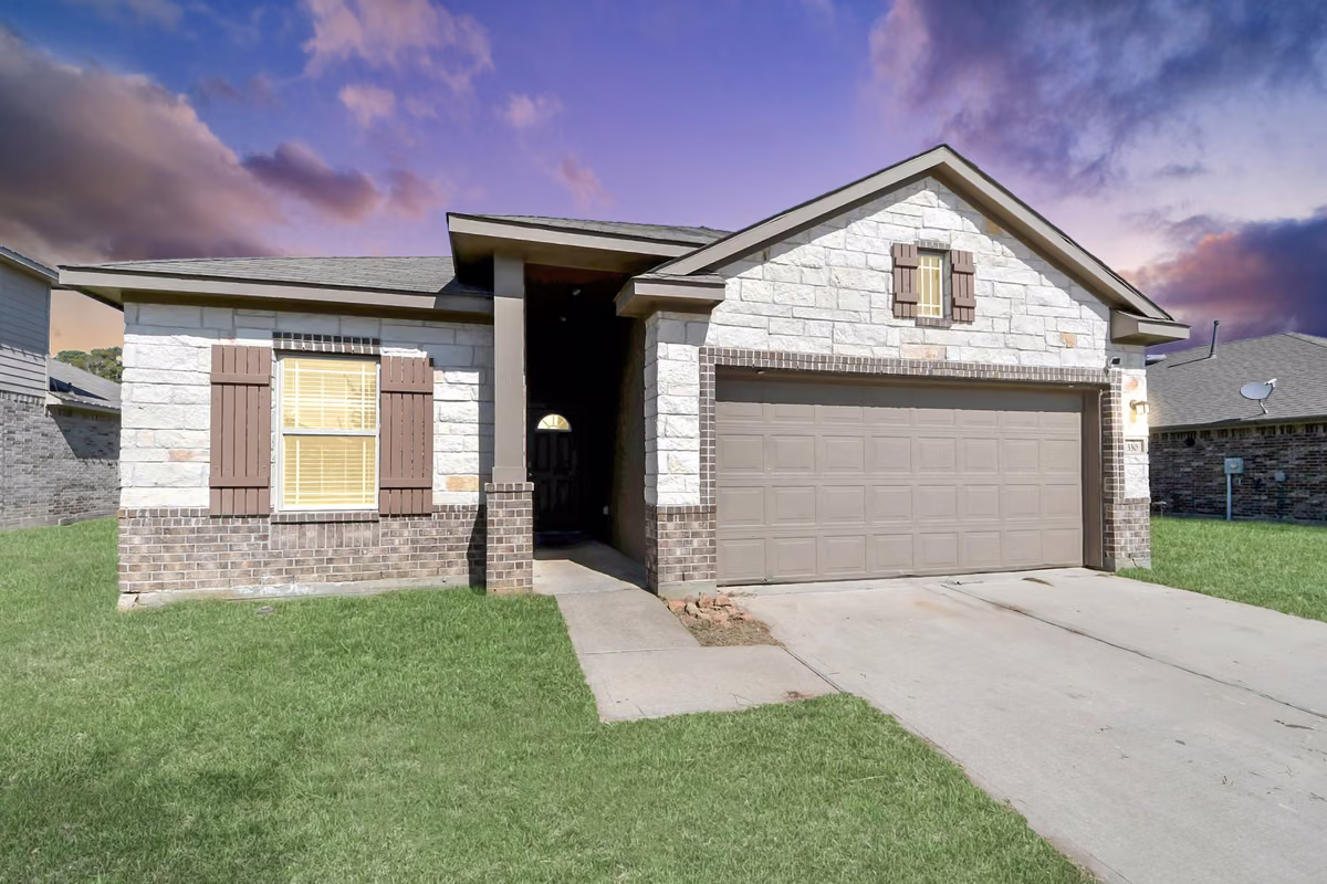 Photo of 330 Kickapoo Drive, Anahuac, TX 77514
