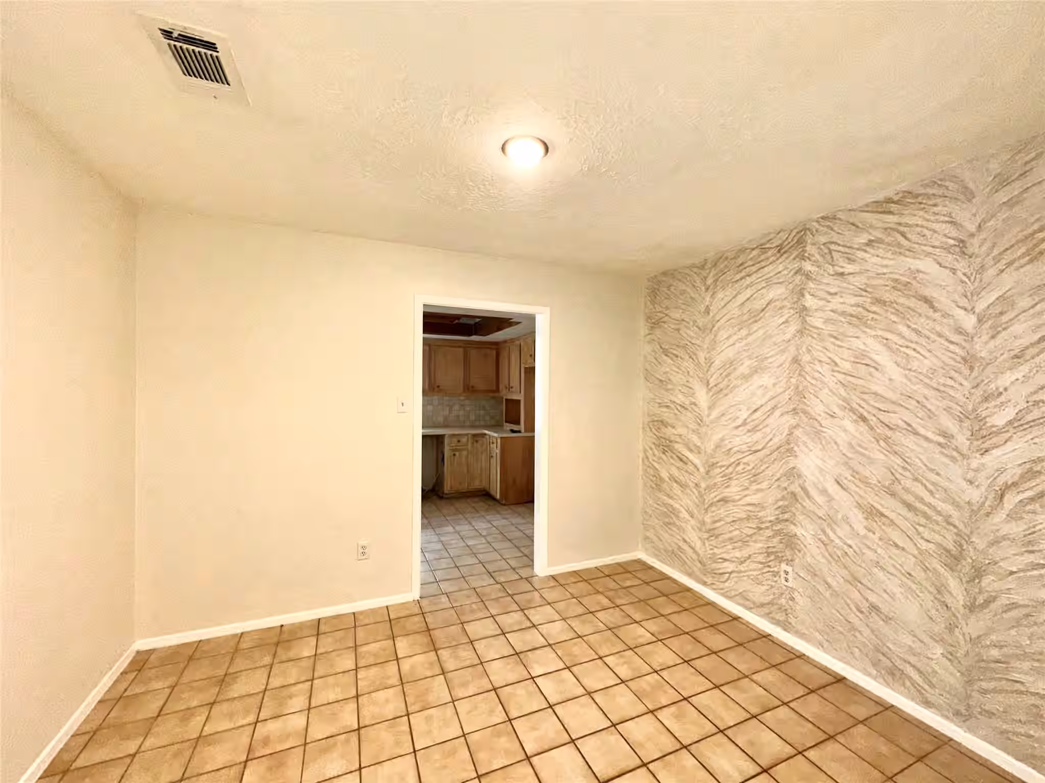 Photo 5 of 8511 Little River Road, Houston, TX