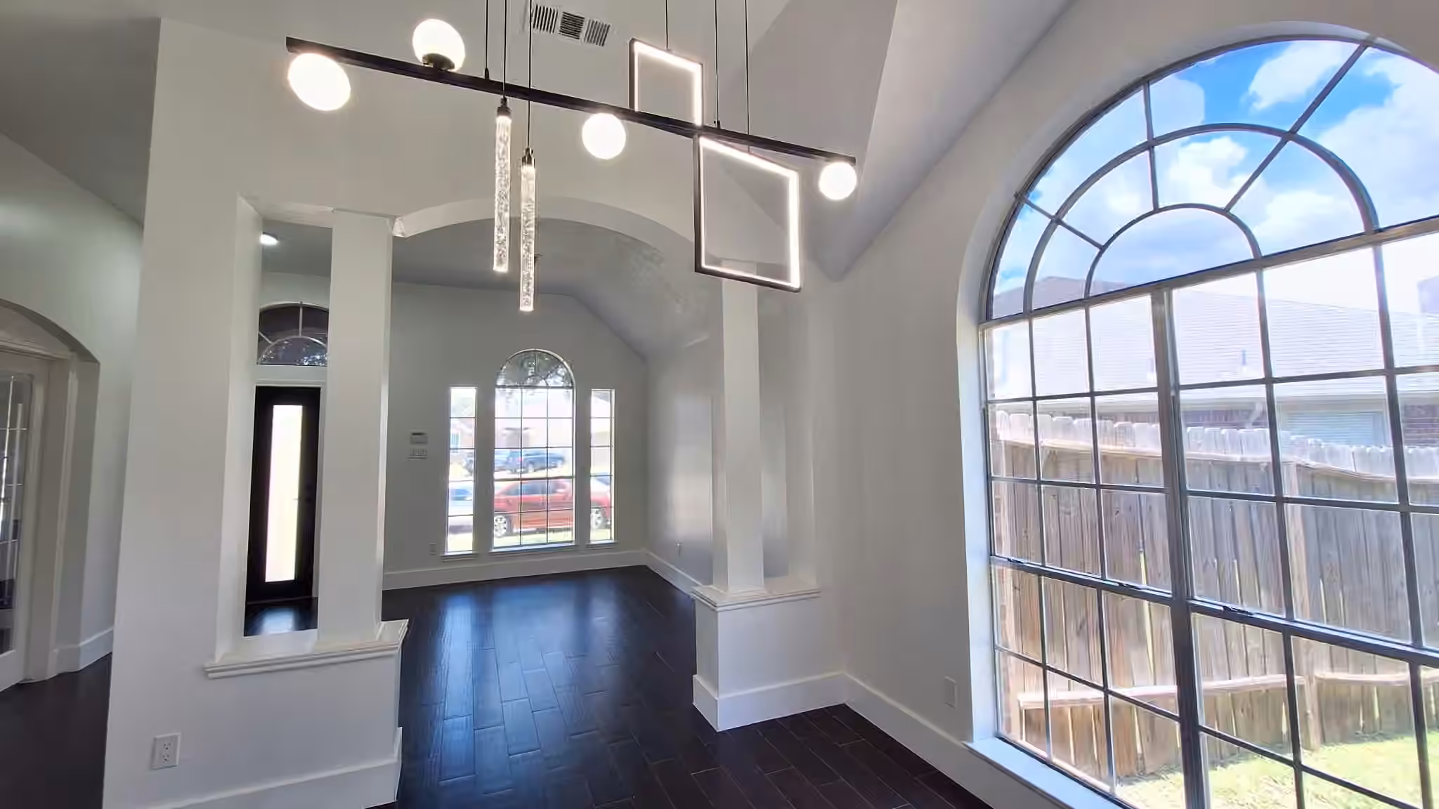 Photo 4 of 17122 Canterbury Green Court, Sugar Land, TX