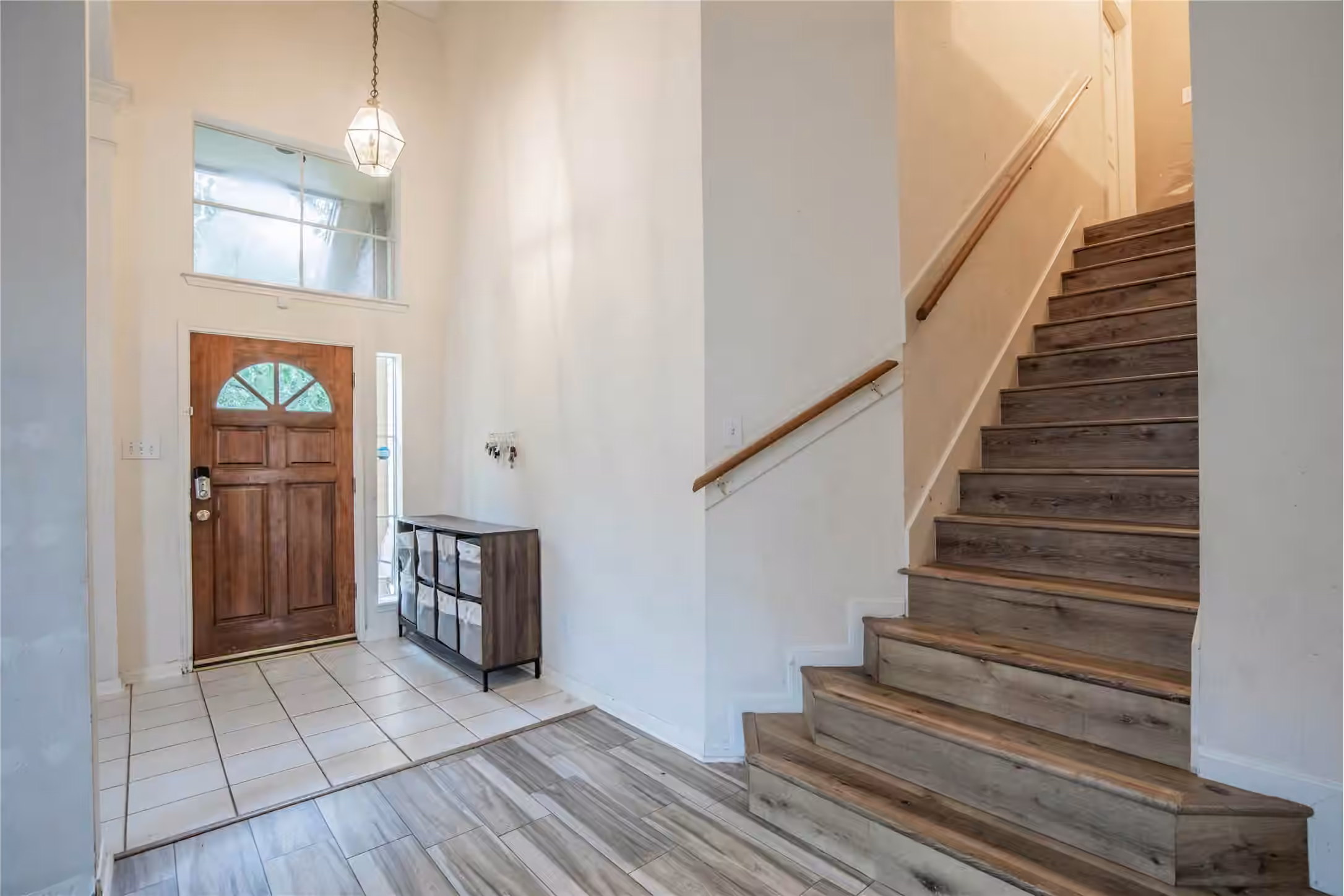 Photo 3 of 1606 Diamond Brook Drive, Houston, TX