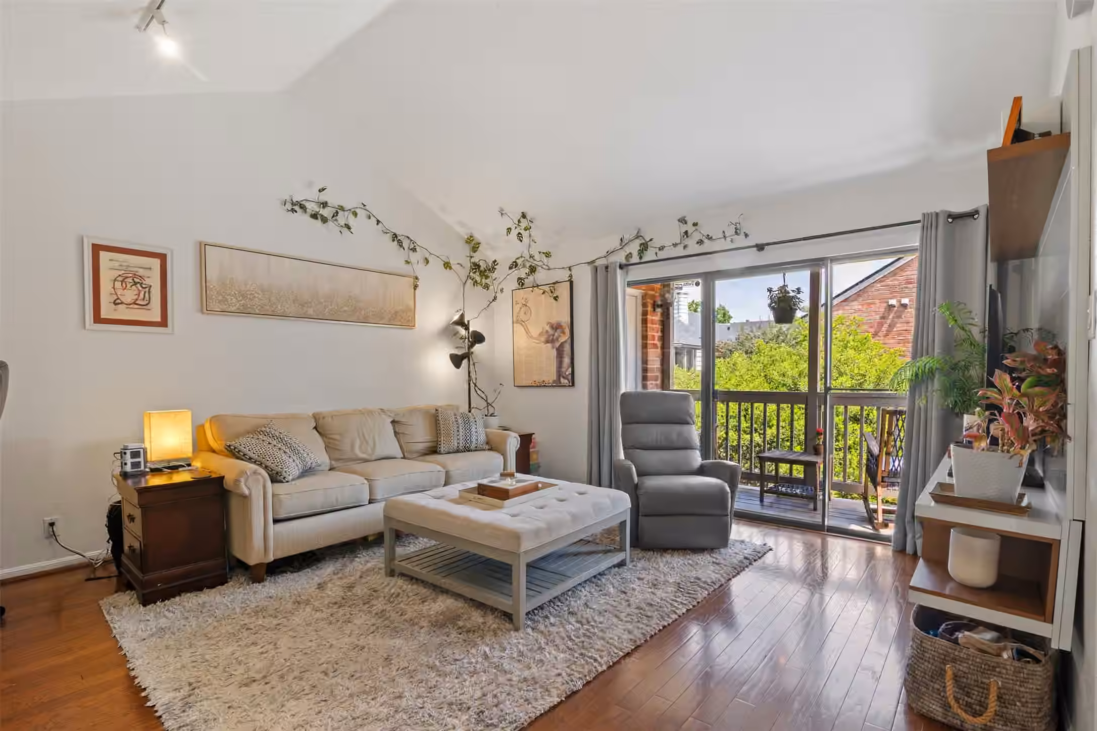 Photo of 2829 Timmons Lane 228, Houston, TX