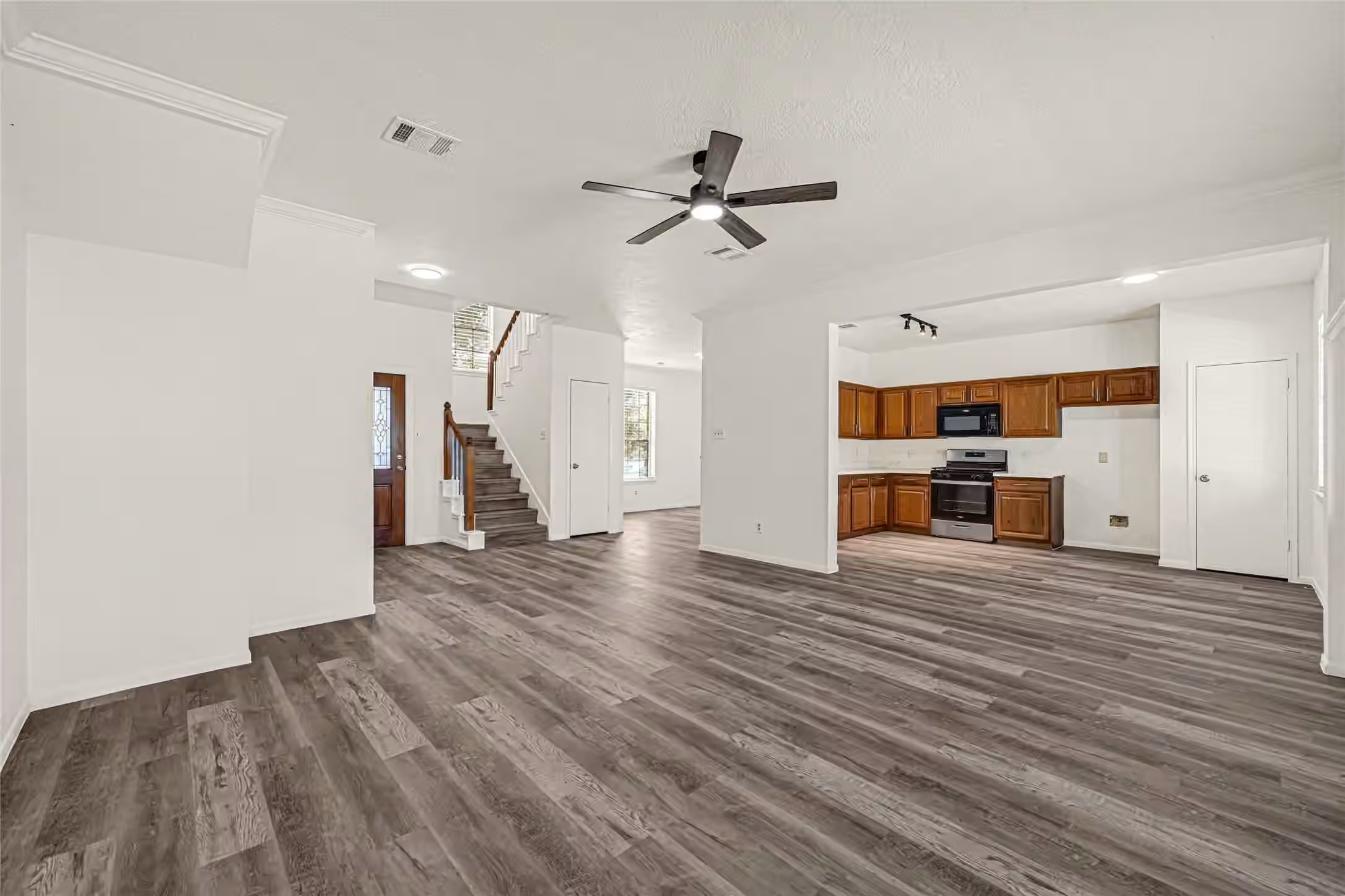 Photo 3 of 15810 Webelos Street, Friendswood, TX