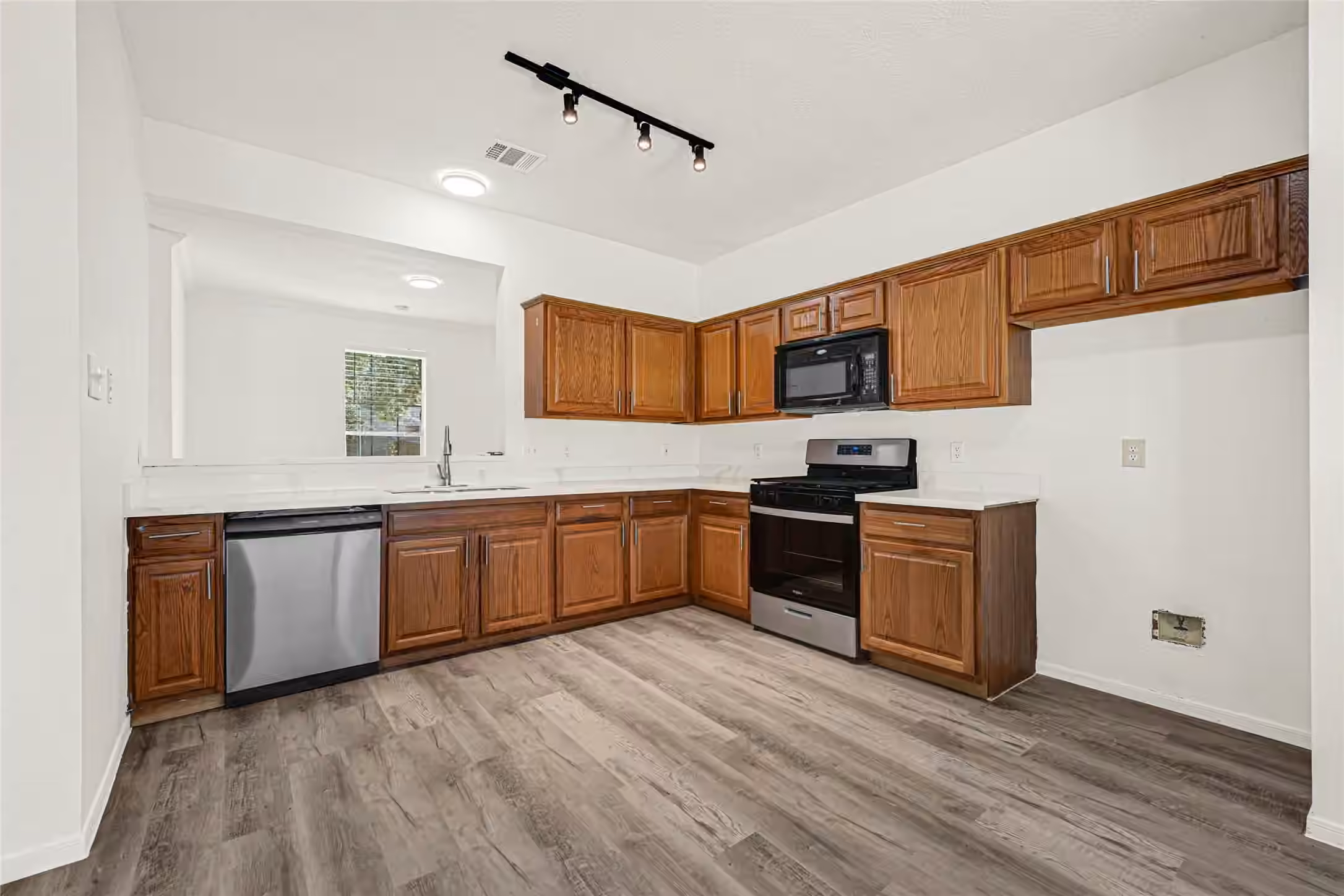 Photo 5 of 15810 Webelos Street, Friendswood, TX