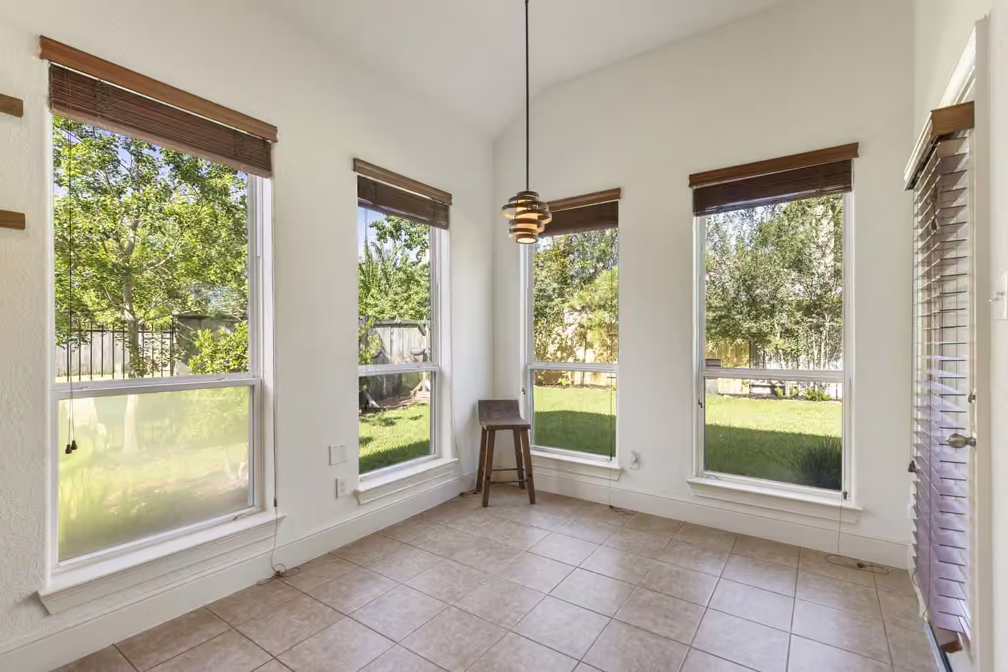 Photo 5 of 10 Sagamore Ridge Place, Spring, TX