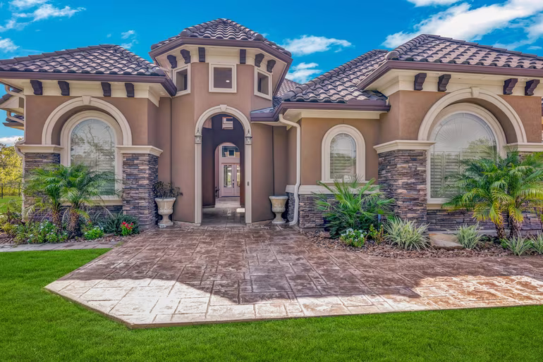 Photo 4 of 33511 Blue Crab Court, Richwood, TX