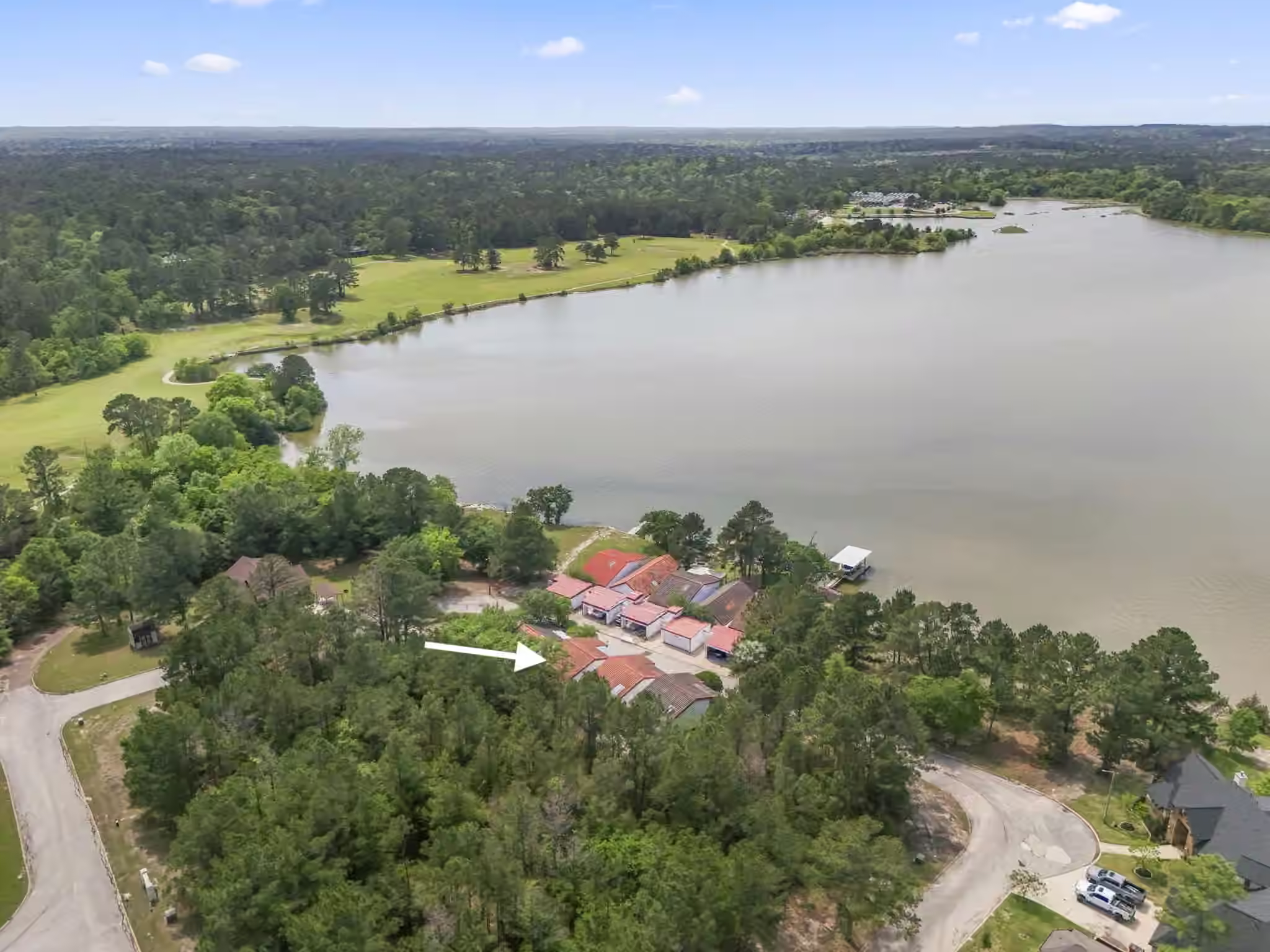 Photo 4 of 22547 Bayview Circle, Huntsville, TX