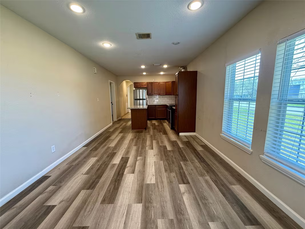 Photo 5 of 429 W 2nd Street, Freeport, TX